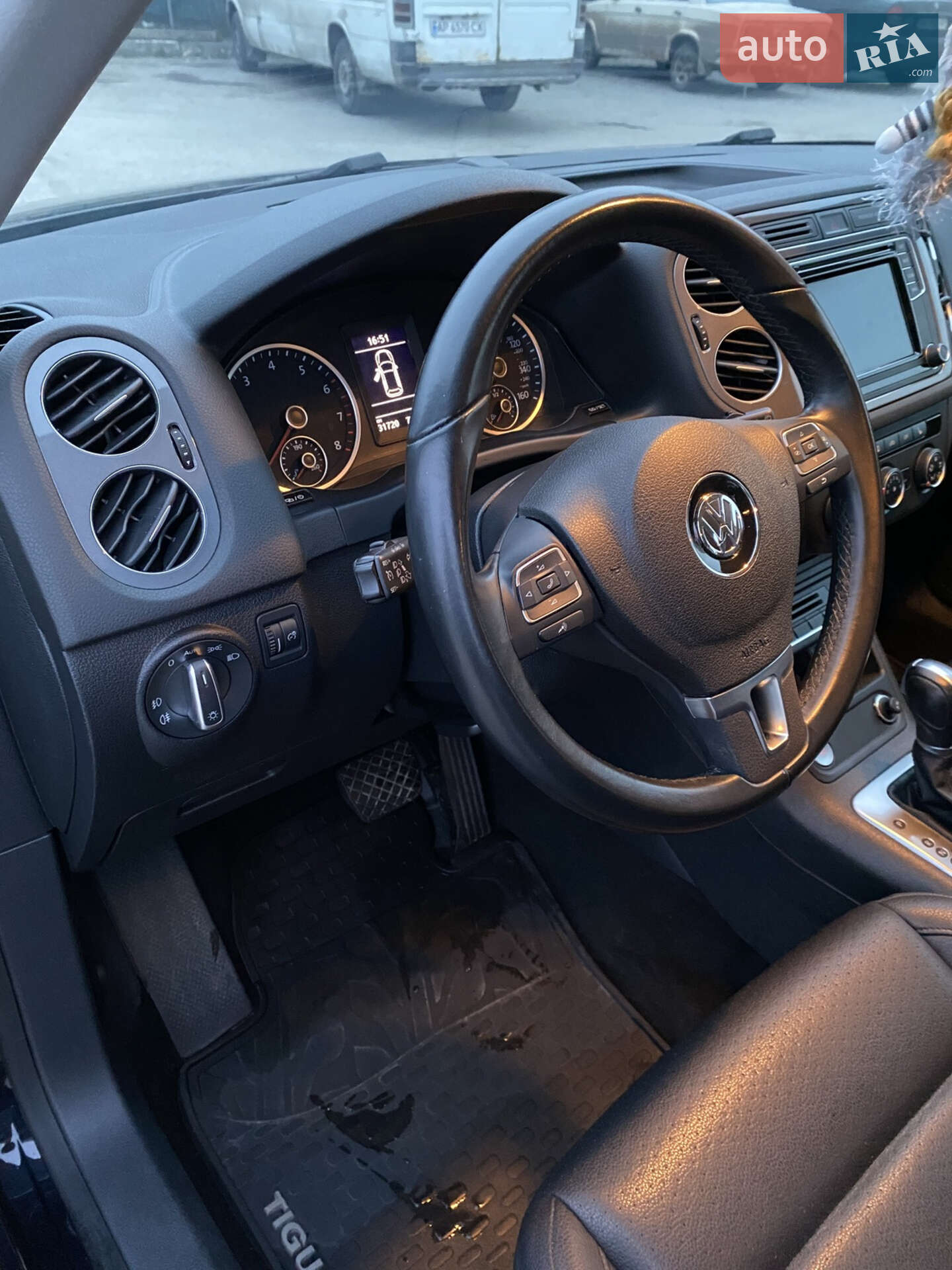 Volkswagen Tiguan 2017 VIN WVGAV7AX7HK036886 фото оголошення 35 з 46