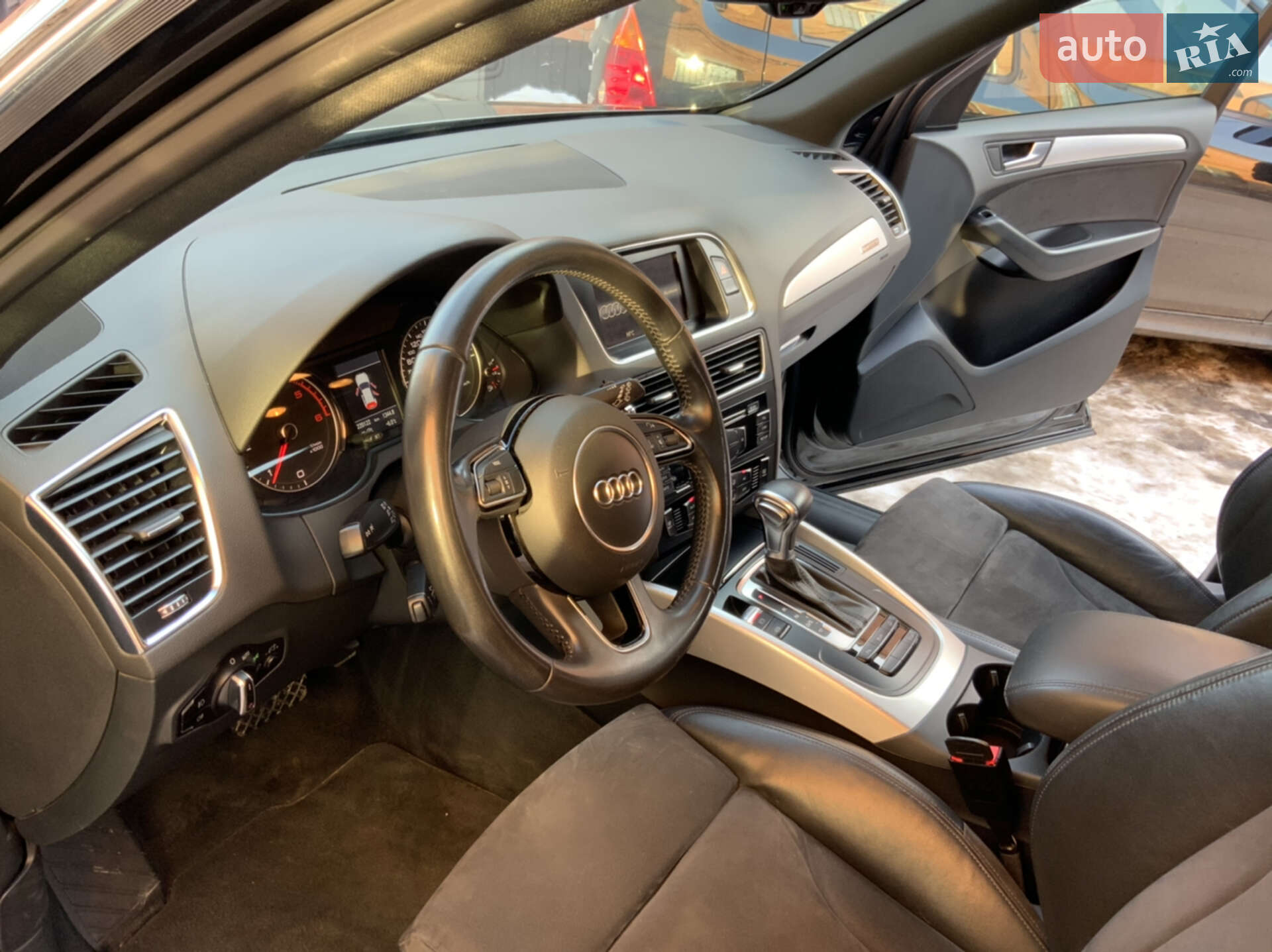 Audi Q5 2014 VIN WAUZZZ8R0EA079821 фото оголошення 16 з 33