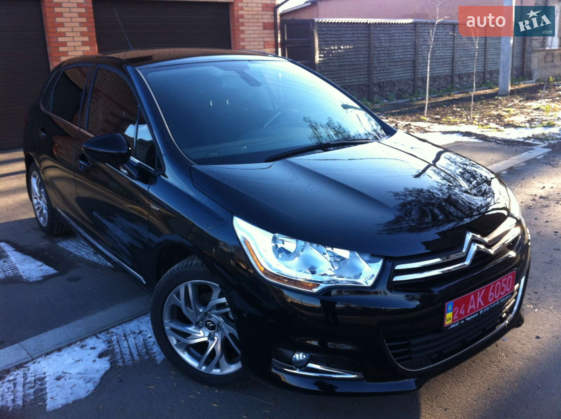 Citroen C4 2014 VIN VF7NC9HD8EY514623 фото оголошення 2 з 32