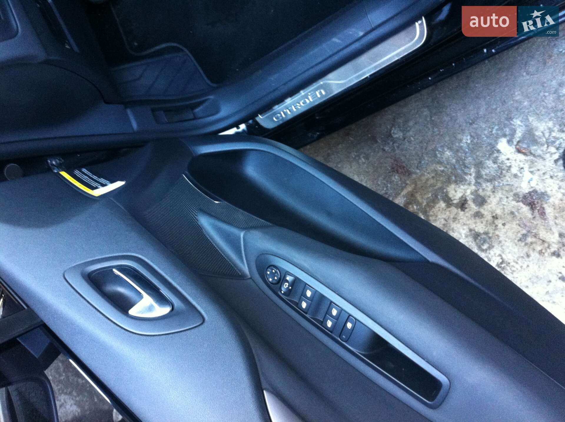 Citroen C4 2014 VIN VF7NC9HD8EY514623 фото оголошення 25 з 32