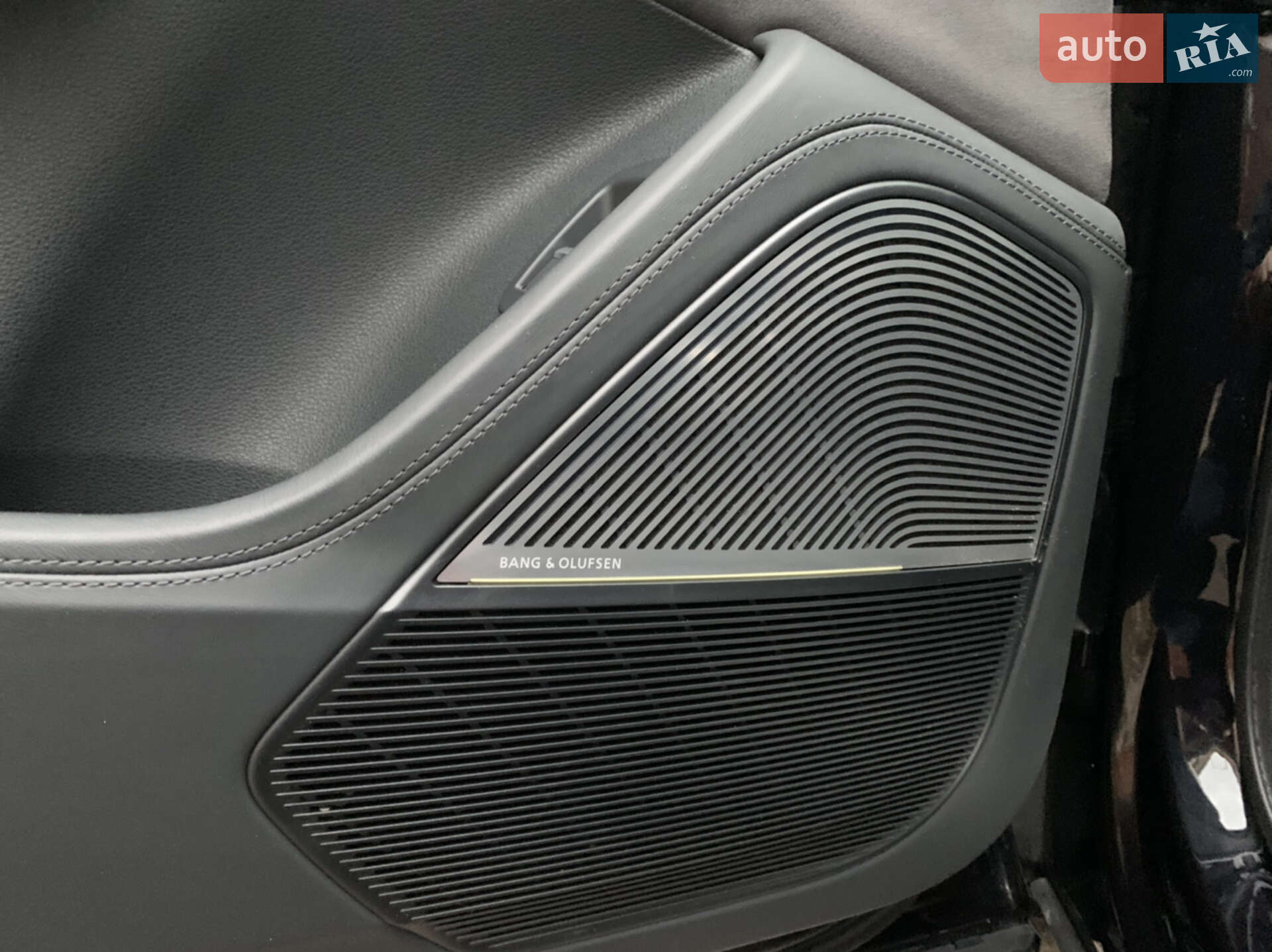 Audi SQ7 2016 VIN WAUZZZ4M0HD009412 фото оголошення 19 з 38