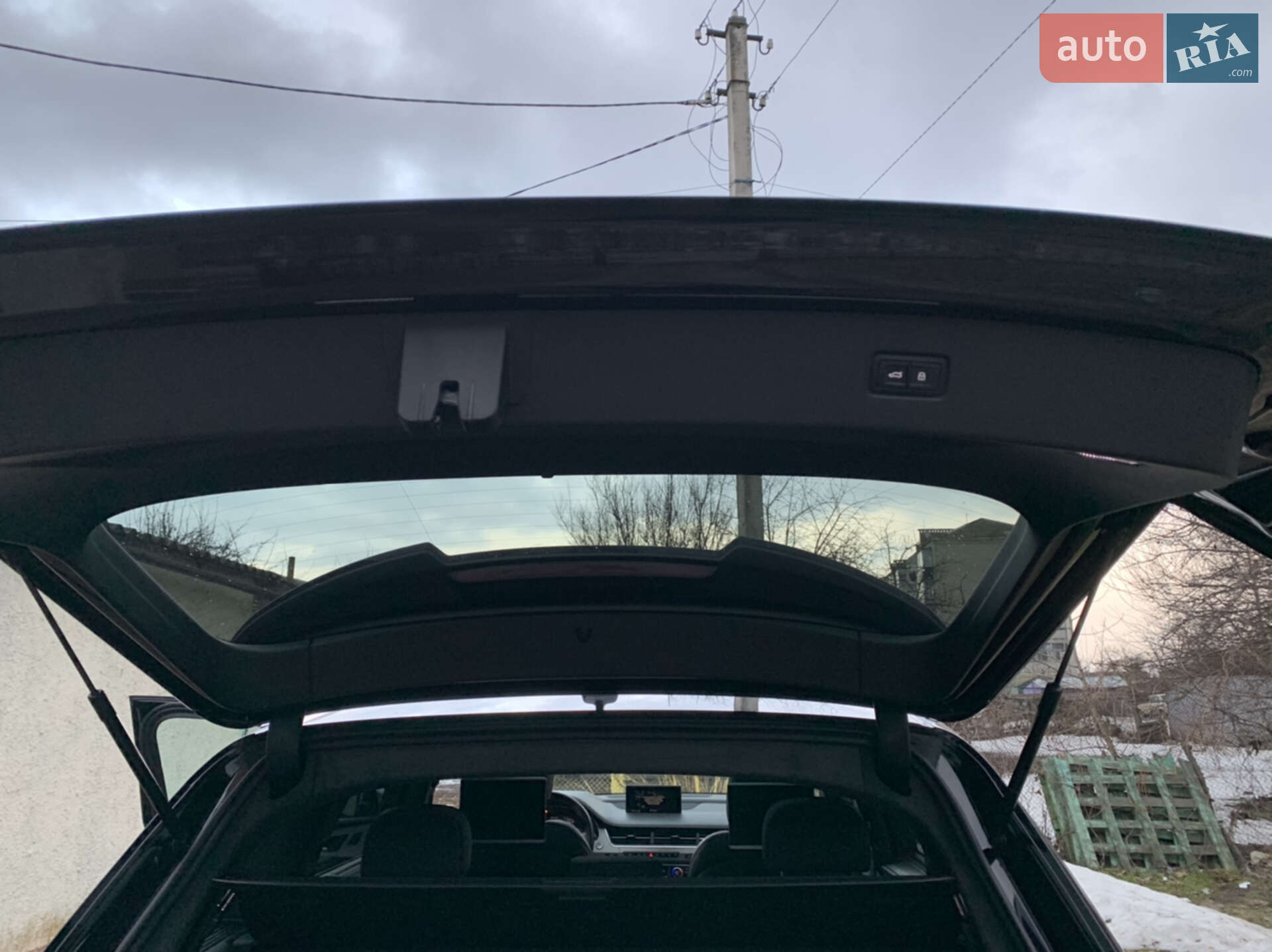 Audi SQ7 2016 VIN WAUZZZ4M0HD009412 фото оголошення 6 з 38