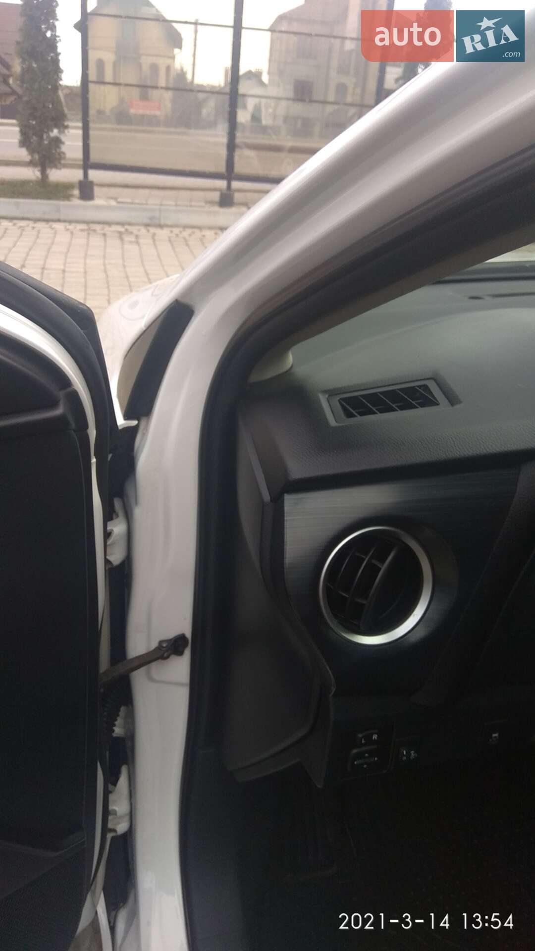 Toyota Auris 2014 VIN SB1ZN3JE80E026762 фото оголошення 3 з 23