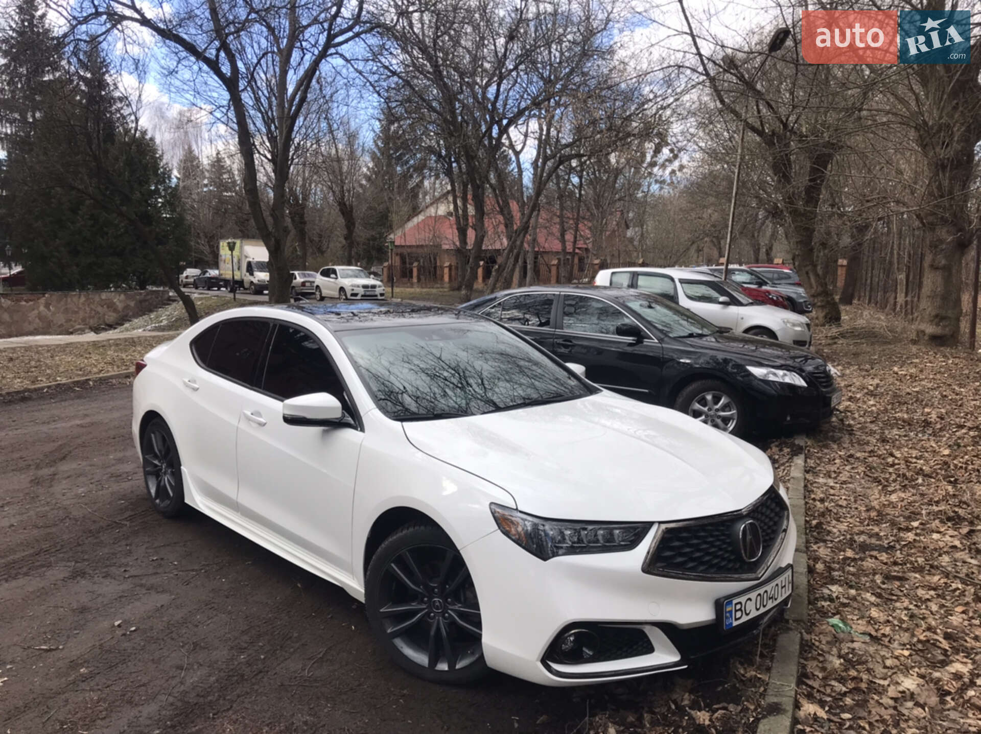 Acura TLX 2017 VIN 19UUB3F67JA005704 фото оголошення 4 з 17