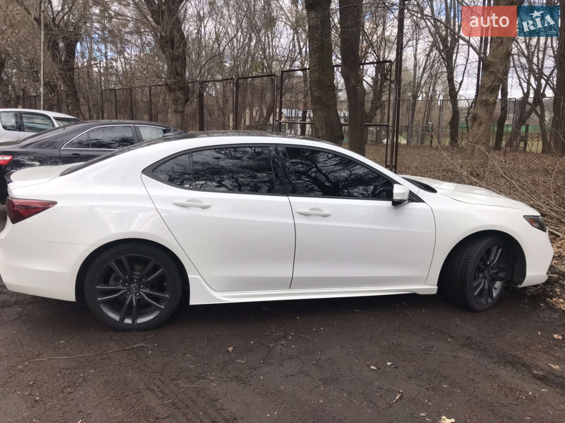 Acura TLX 2017 VIN 19UUB3F67JA005704 фото оголошення 5 з 17
