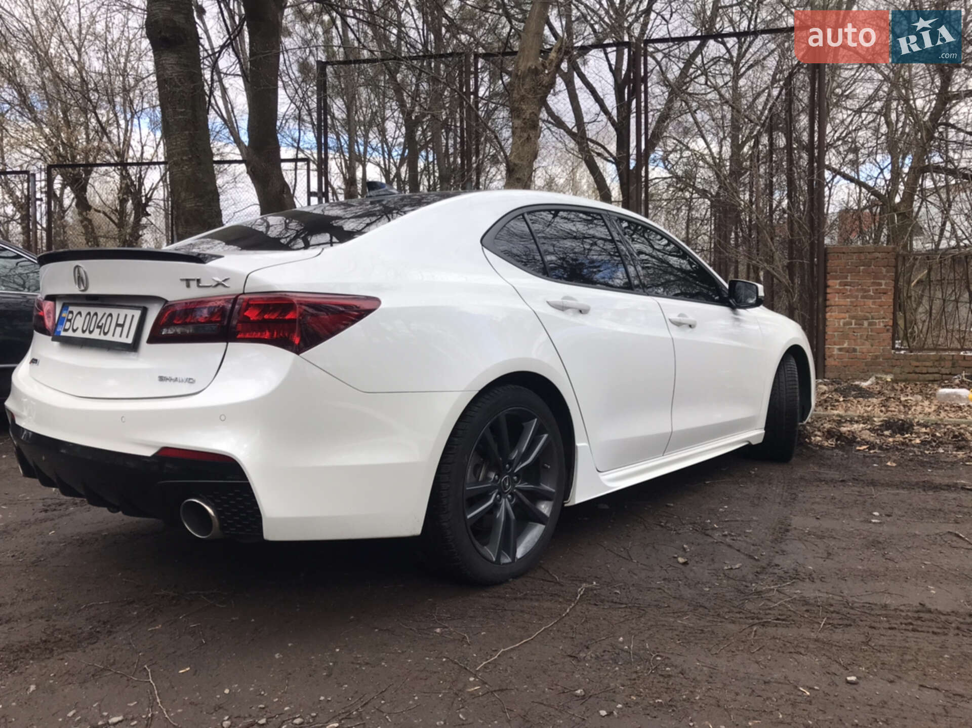 Acura TLX 2017 VIN 19UUB3F67JA005704 фото оголошення 6 з 17