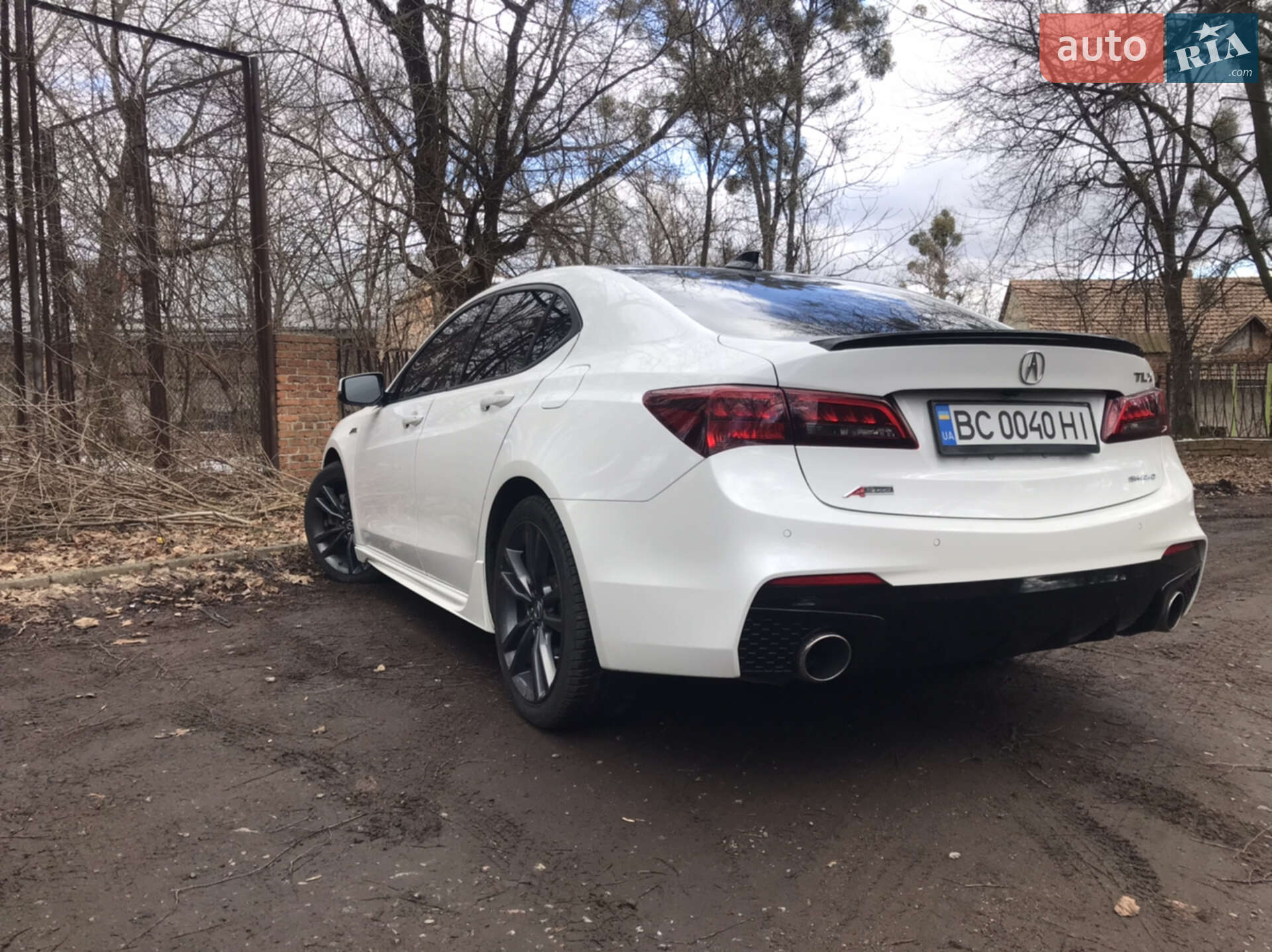 Acura TLX 2017 VIN 19UUB3F67JA005704 фото оголошення 8 з 17
