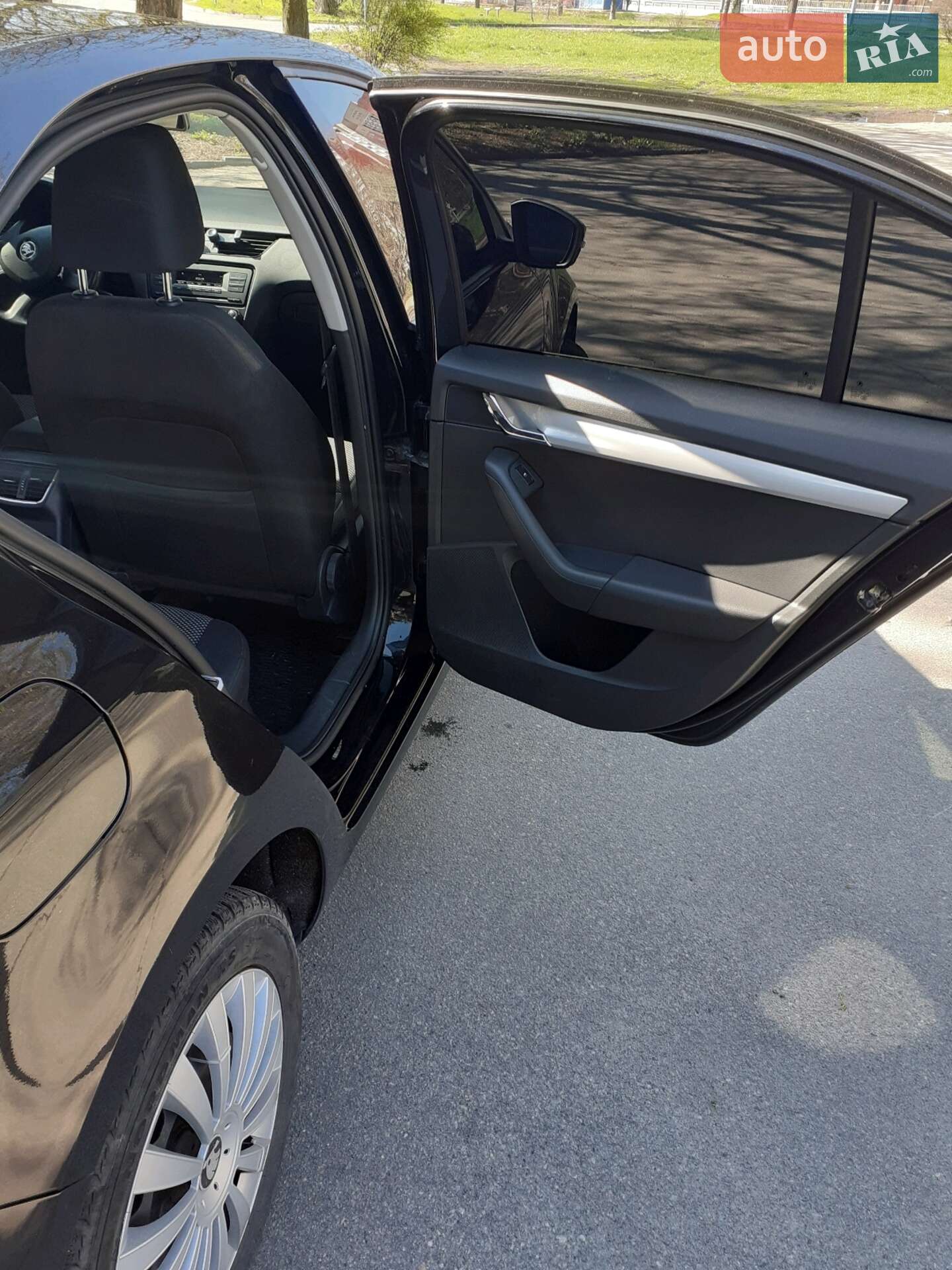Skoda Octavia 2014 VIN TMBAC2NE7EB009141 фото оголошення 6 з 9