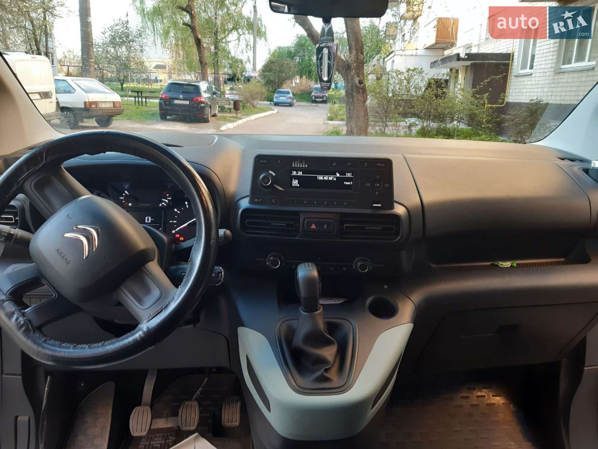 Citroen Berlingo 2019 VIN VR7EC9HPAKJ738208 фото оголошення 3 з 8