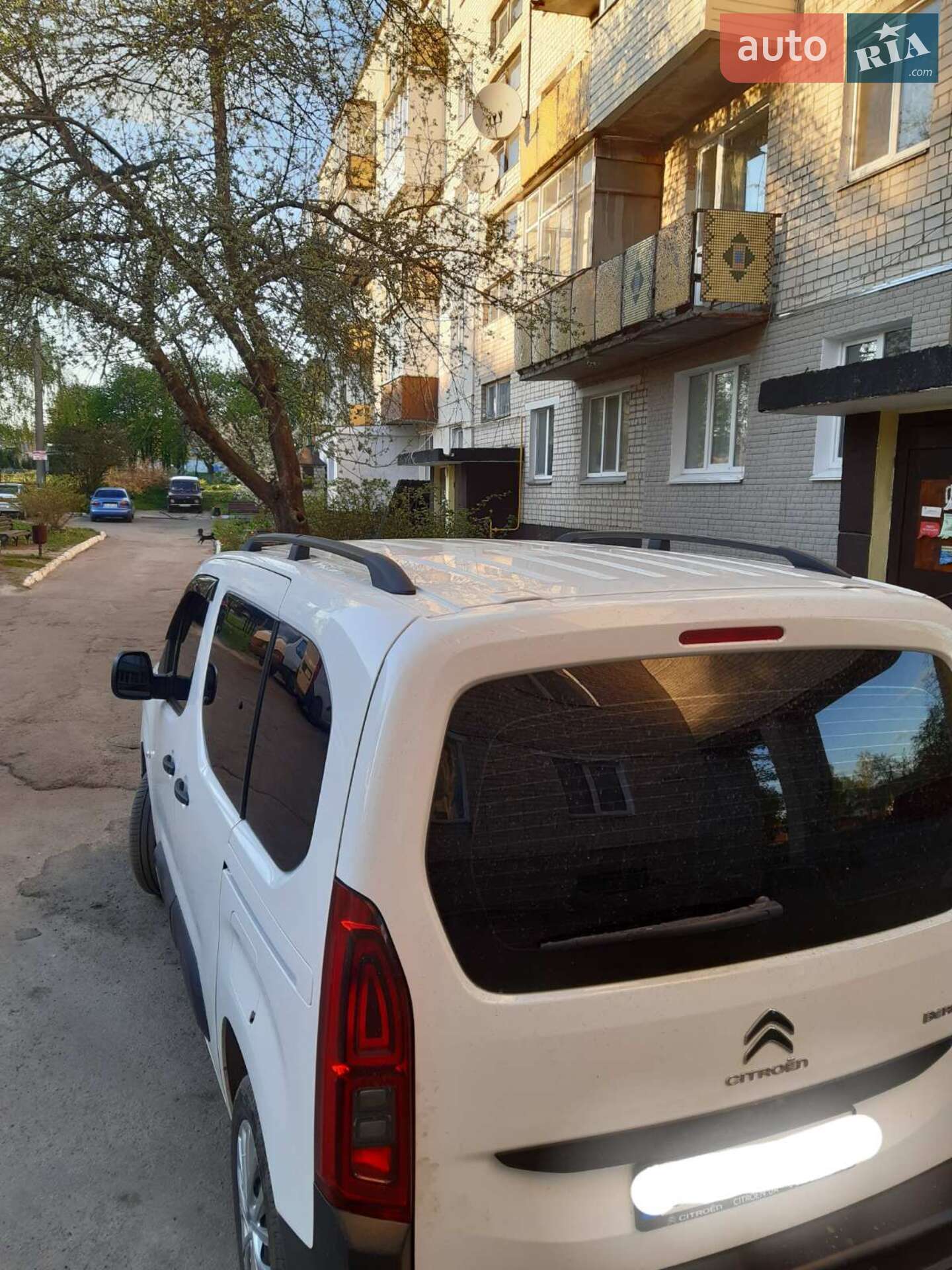Citroen Berlingo 2019 VIN VR7EC9HPAKJ738208 фото оголошення 4 з 8