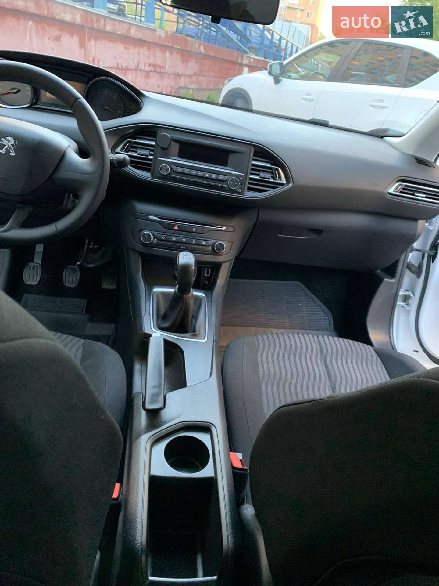 Peugeot 308 2015 VIN VF3LBBHYBGS139848 фото оголошення 4 з 15