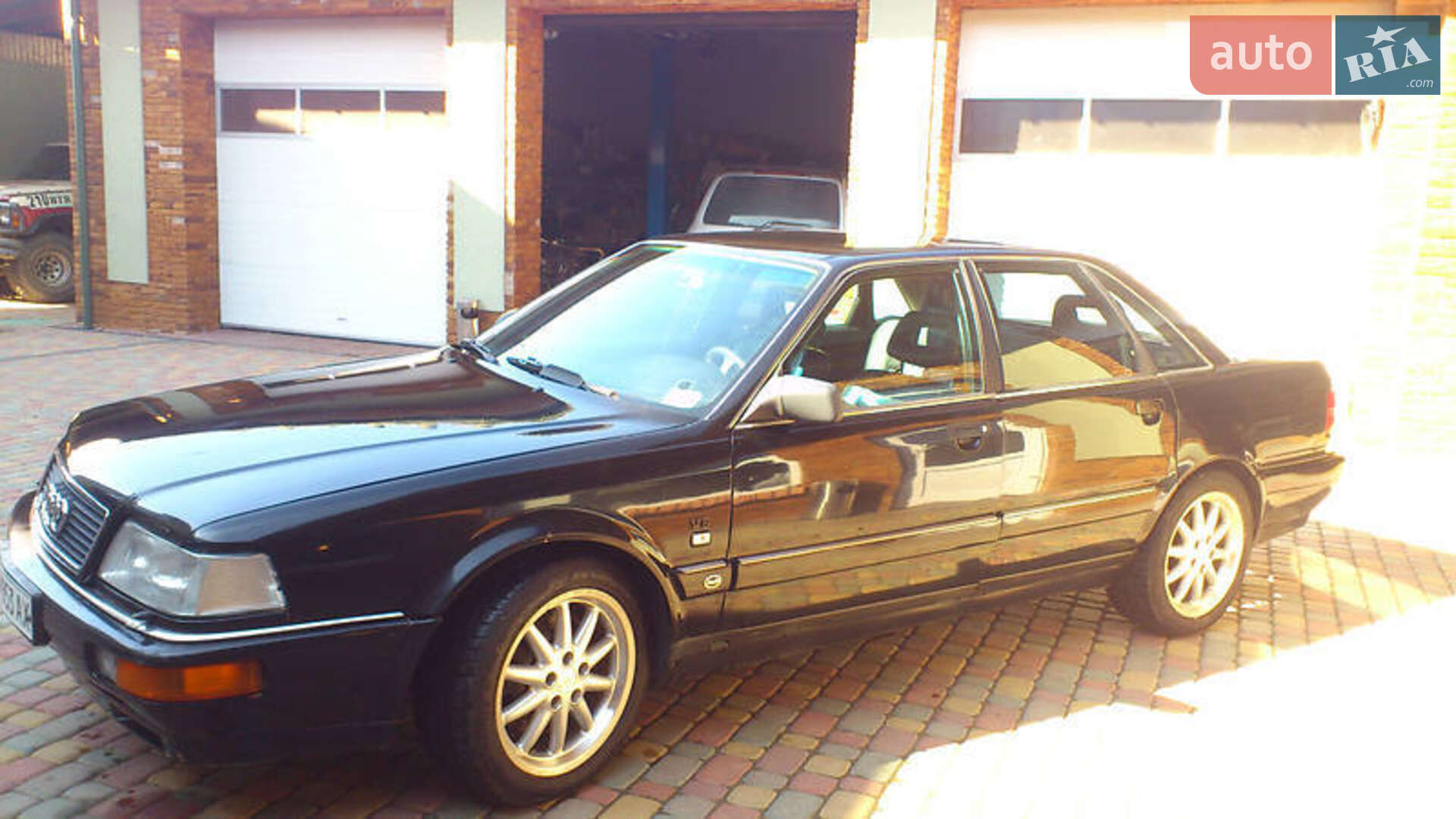 Audi V8 1991 VIN WAUZZZ4CZMN002149 фото оголошення 4 з 11