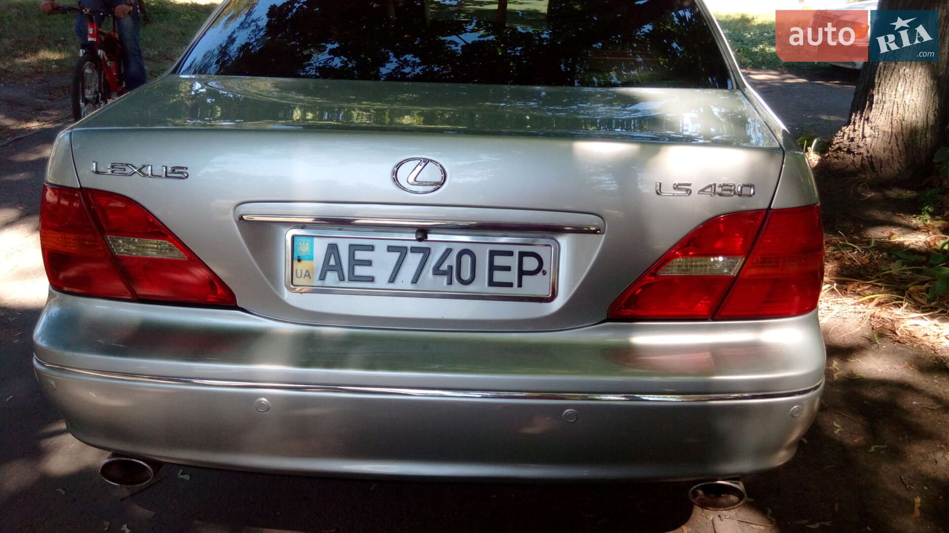 Lexus LS 2002 VIN JTHBN30F300067688 фото оголошення 2 з 11