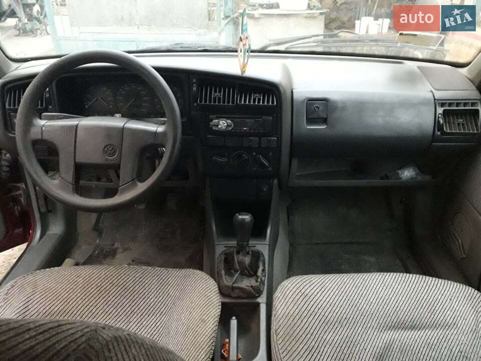 Volkswagen Passat 1993 VIN WVWZZZ31ZPB053128 фото оголошення 3 з 8