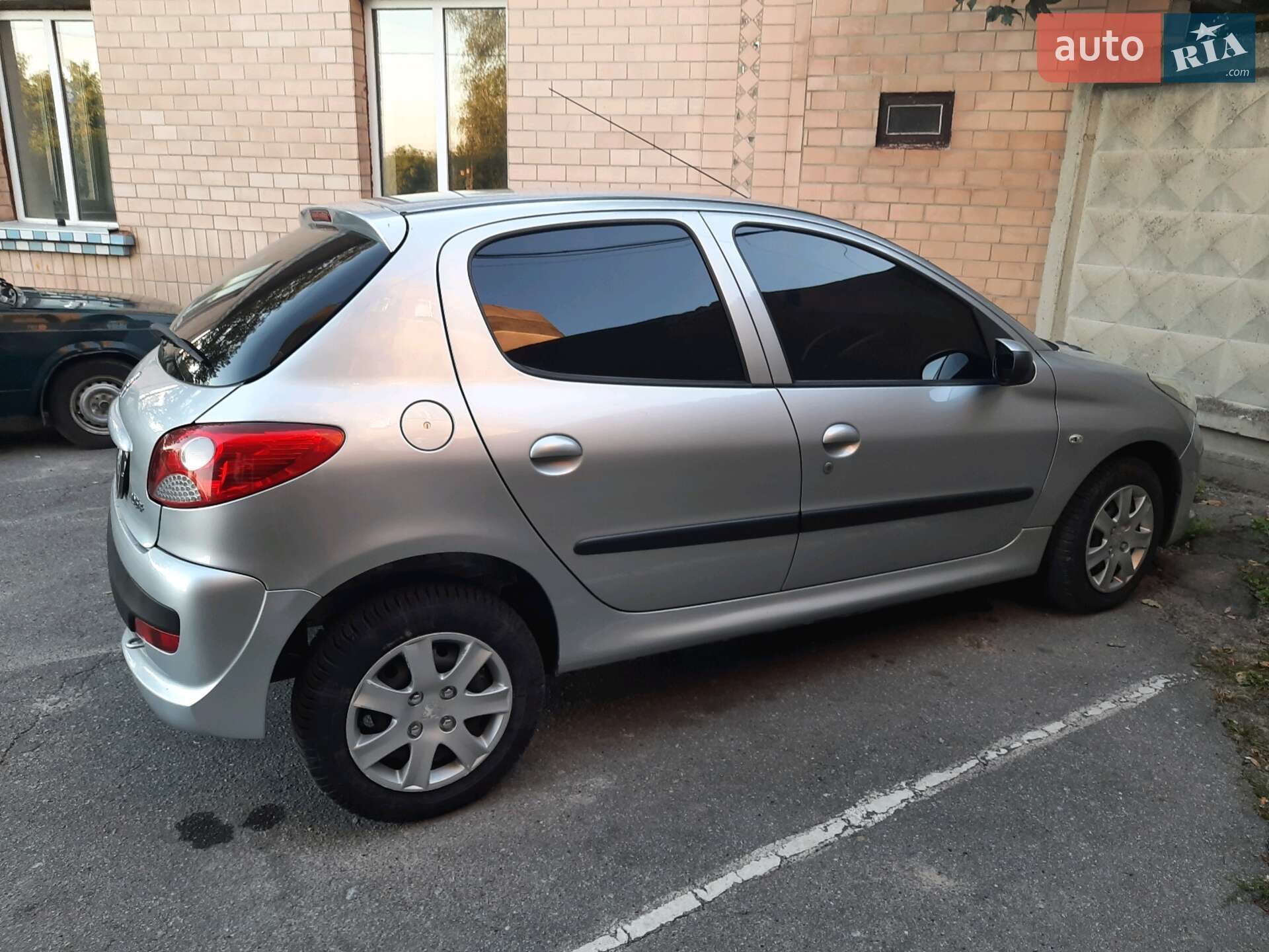 Peugeot 206 2010 VIN VF32M8HZAAY111879 фото оголошення 2 з 6