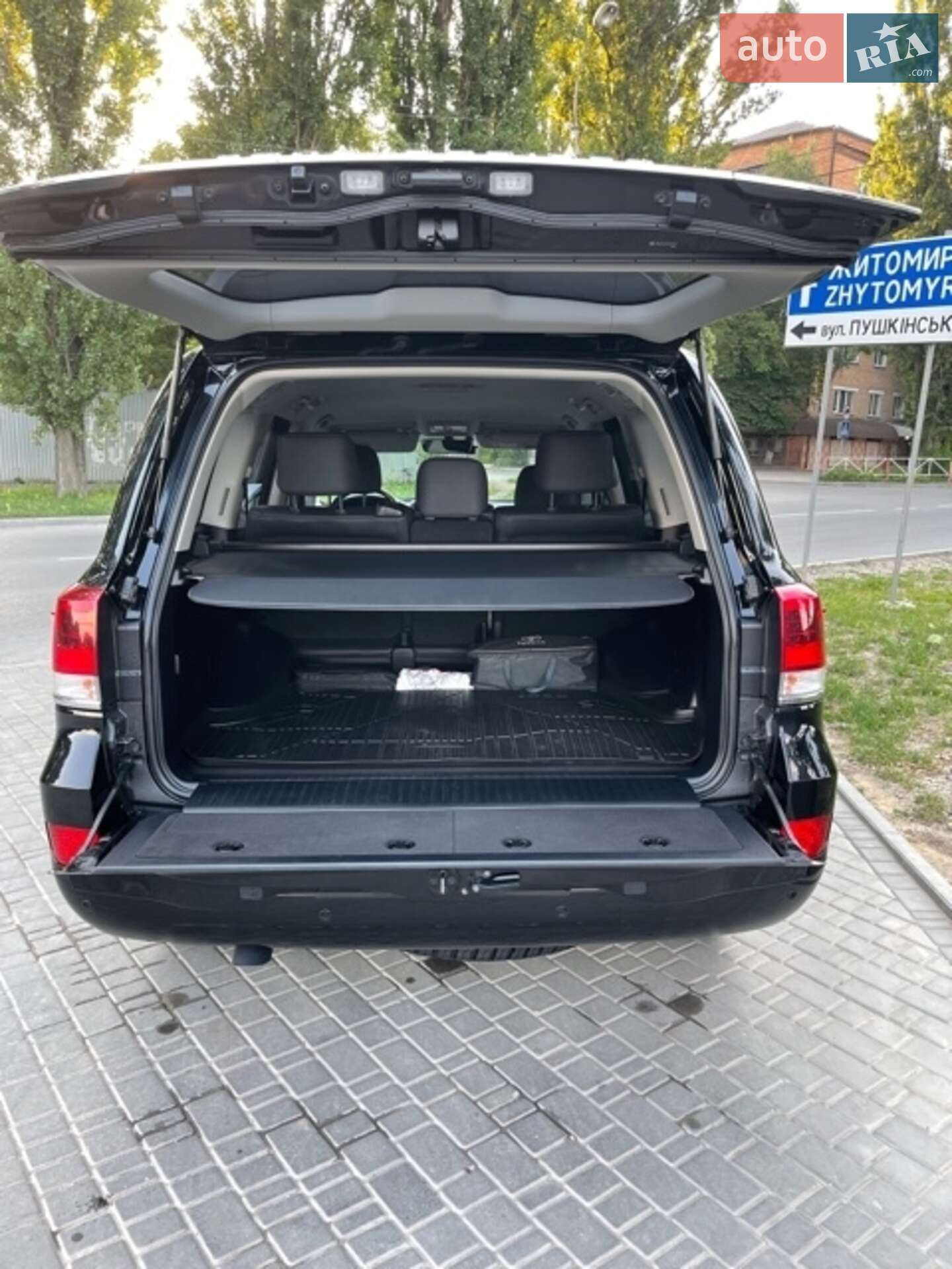 Toyota Land Cruiser 2020 VIN JTMCX05J904207960 фото оголошення 12 з 29