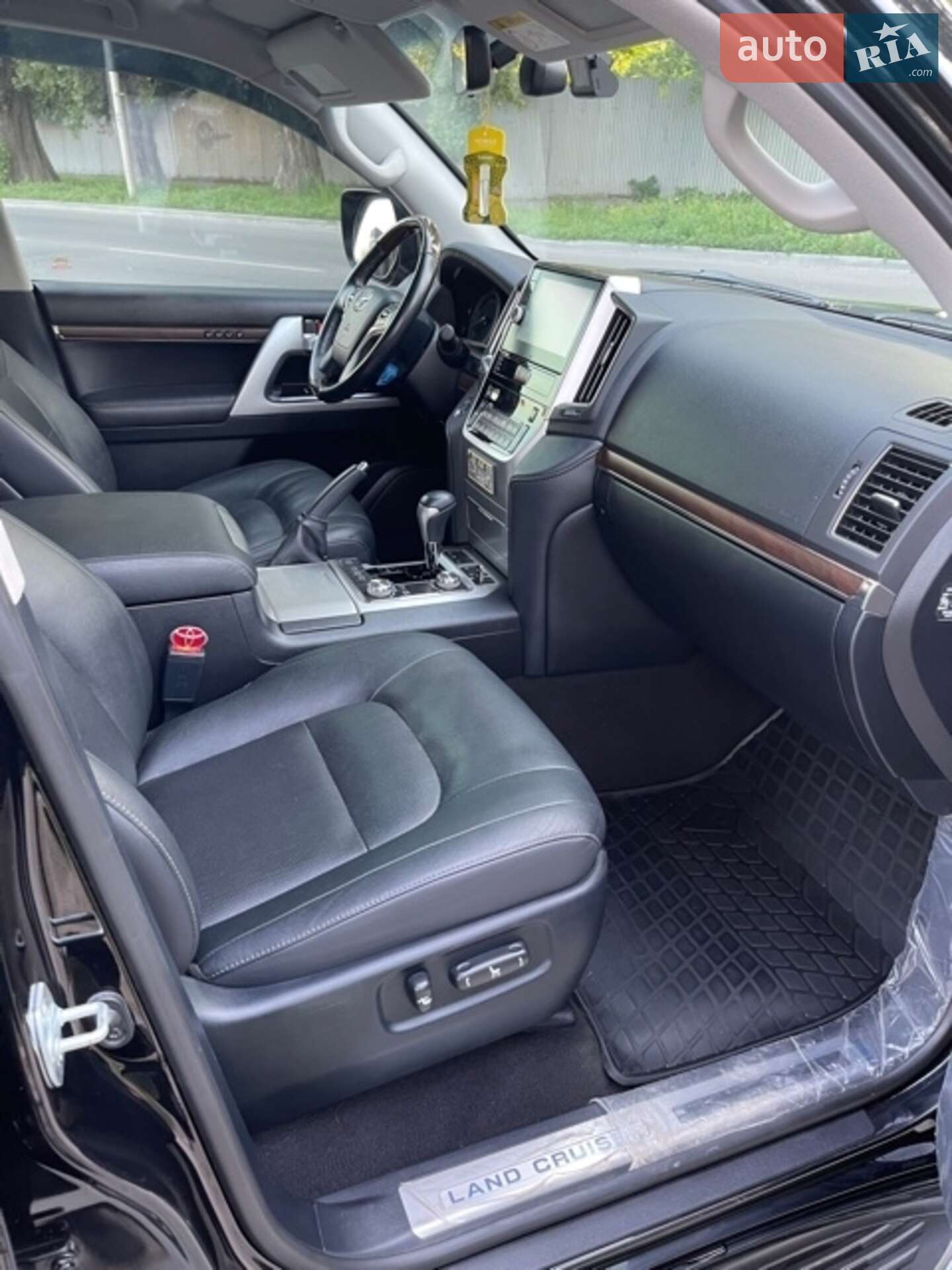 Toyota Land Cruiser 2020 VIN JTMCX05J904207960 фото оголошення 15 з 29