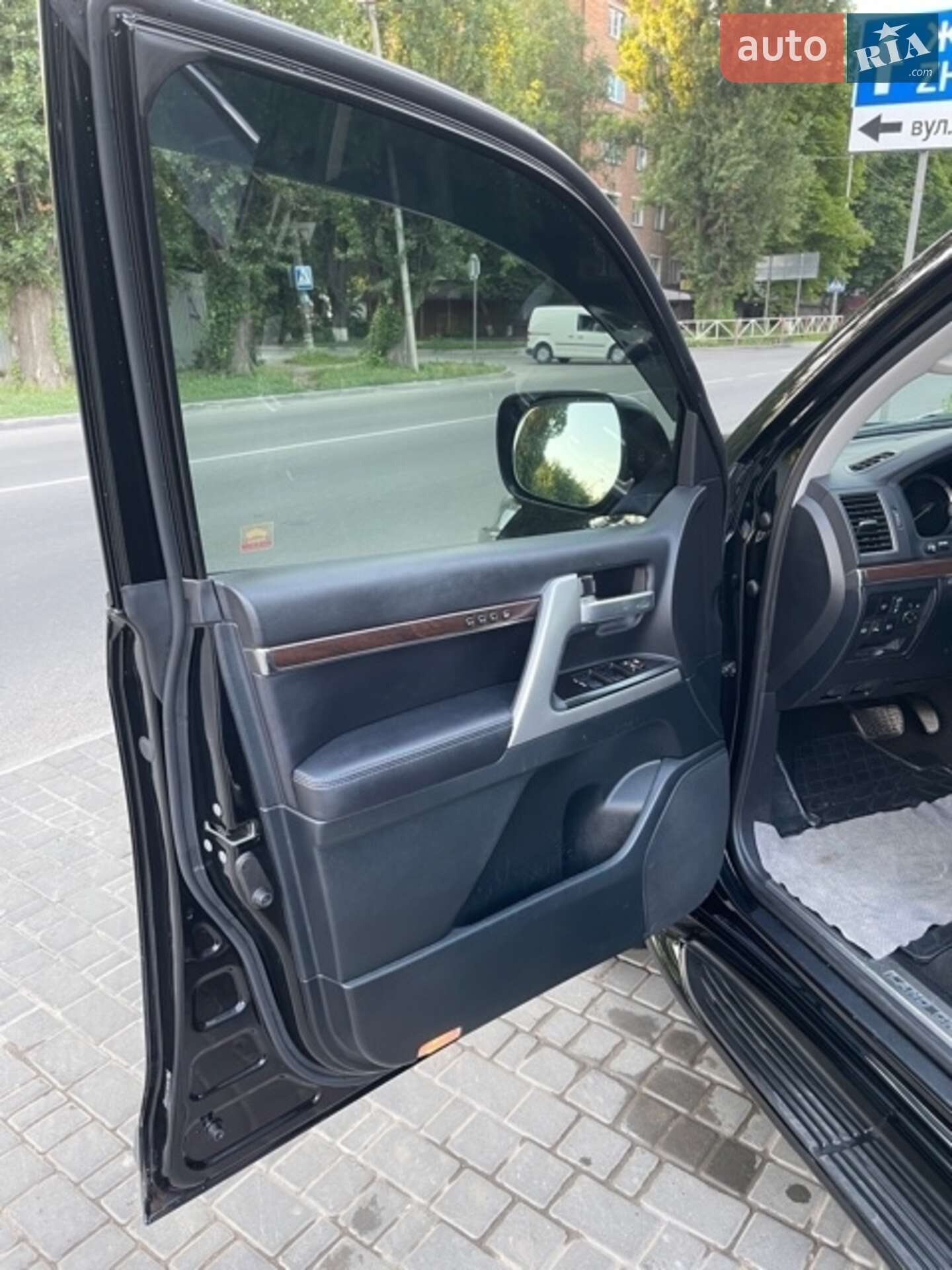 Toyota Land Cruiser 2020 VIN JTMCX05J904207960 фото оголошення 24 з 29