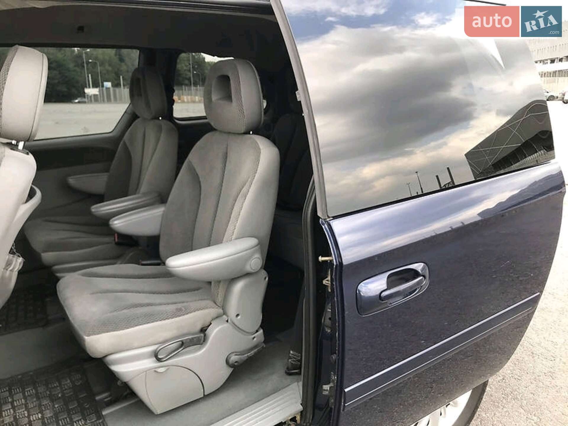 Chrysler Voyager 2006 VIN 1A8GYN3786Y145577 фото оголошення 7 з 16