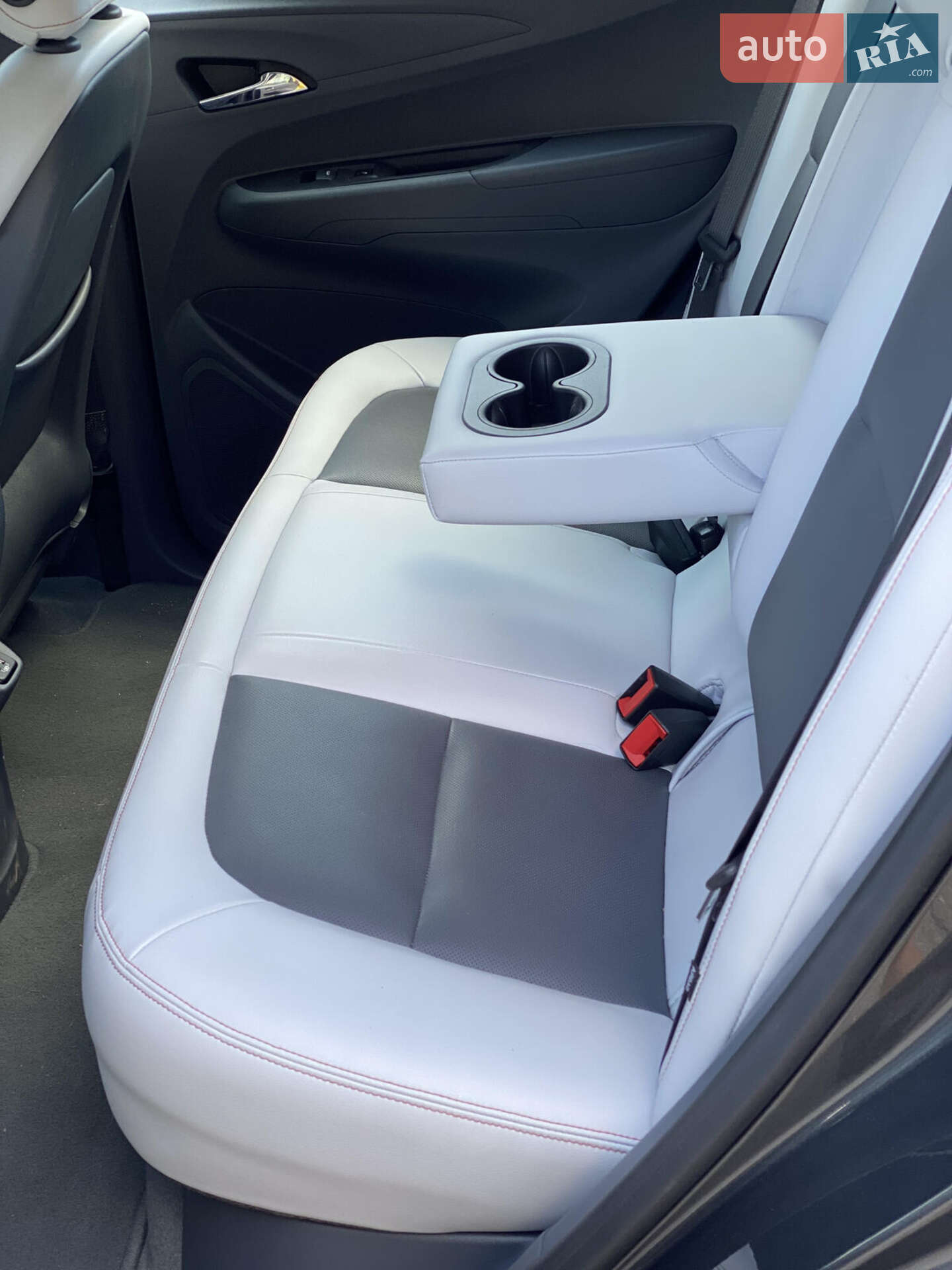 Chevrolet Bolt EV 2017 VIN 1G1FX6S0XH4147459 фото оголошення 10 з 17