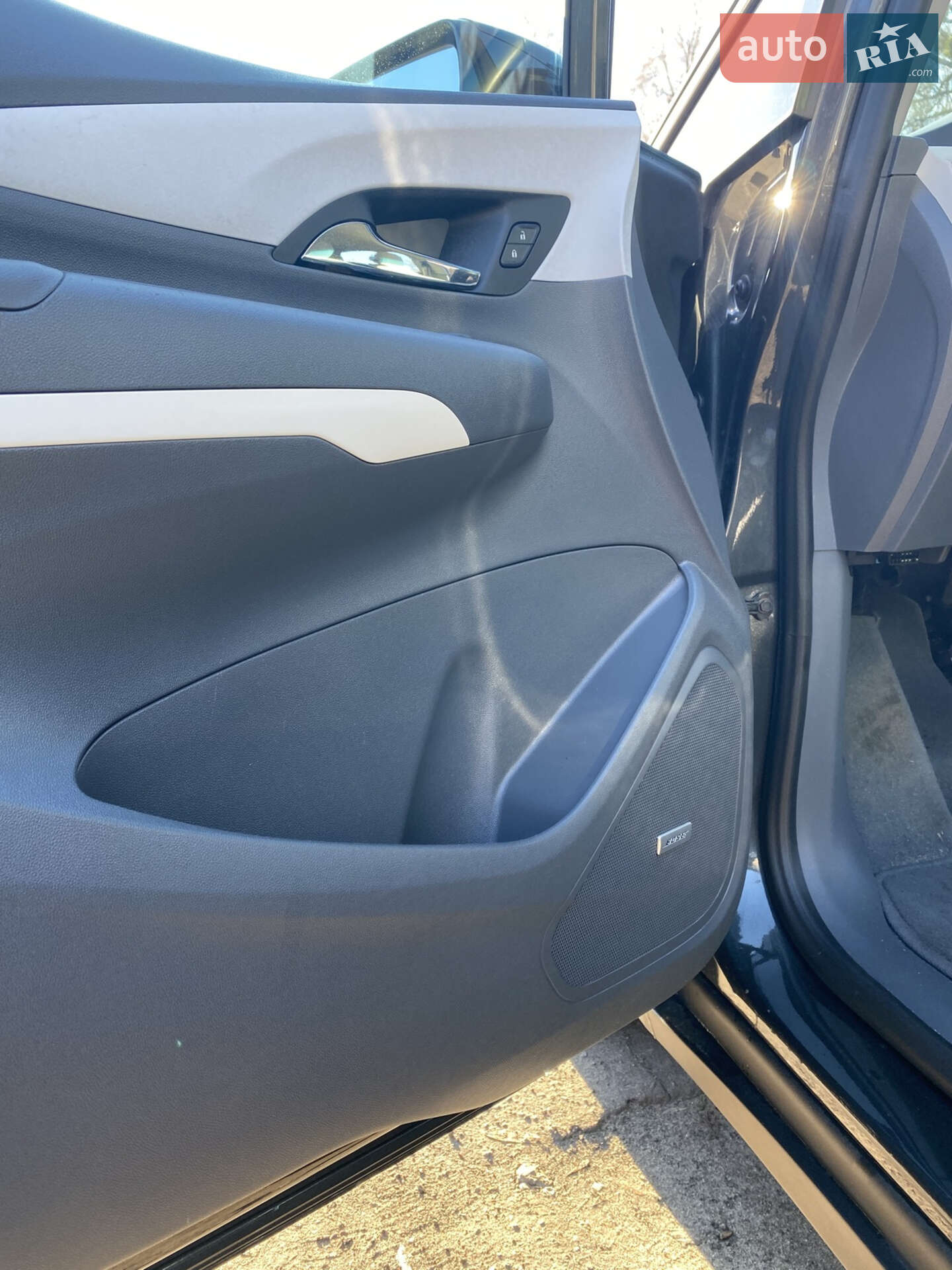 Chevrolet Bolt EV 2017 VIN 1G1FX6S0XH4147459 фото оголошення 12 з 17