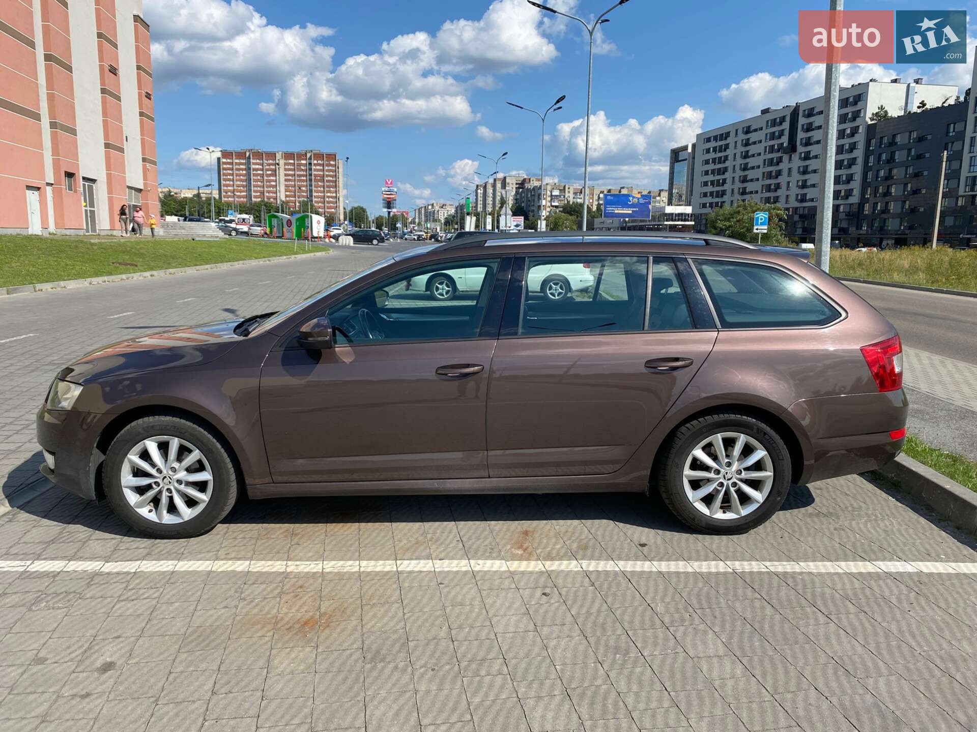 Skoda Octavia 2015 VIN TMBJG9NE5G0077529 фото оголошення 2 з 16