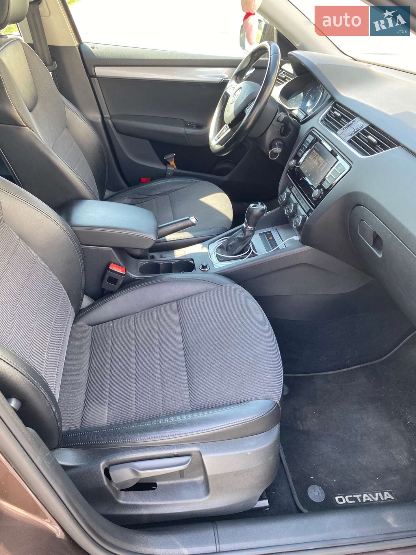 Skoda Octavia 2015 VIN TMBJG9NE5G0077529 фото оголошення 9 з 16