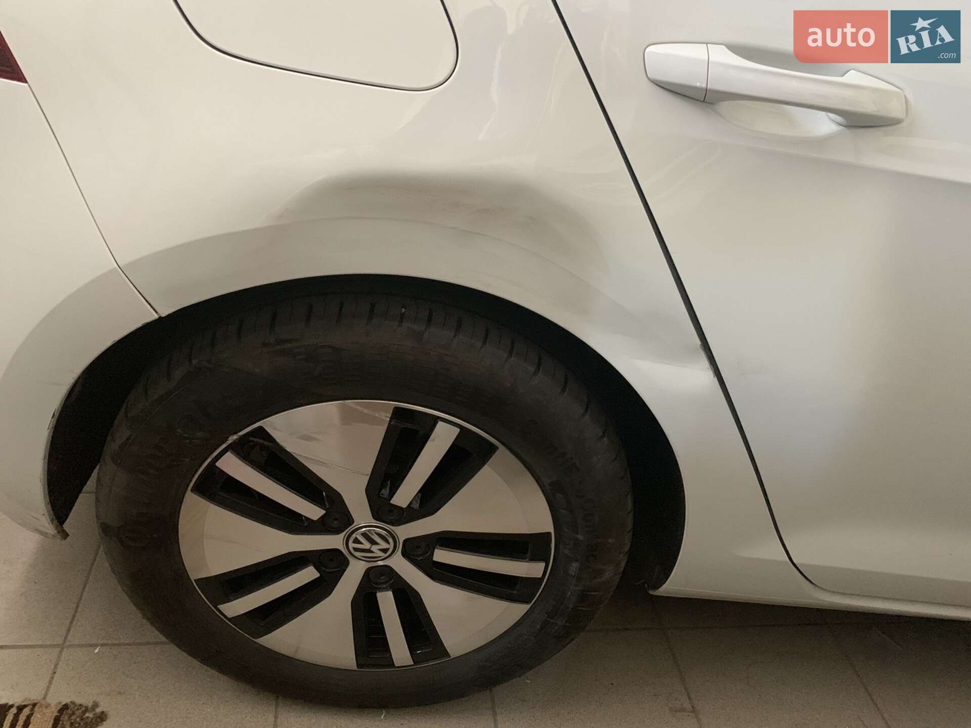 Volkswagen e-Golf 2017 VIN WVWZZZAUZJW901355 фото оголошення 2 з 13