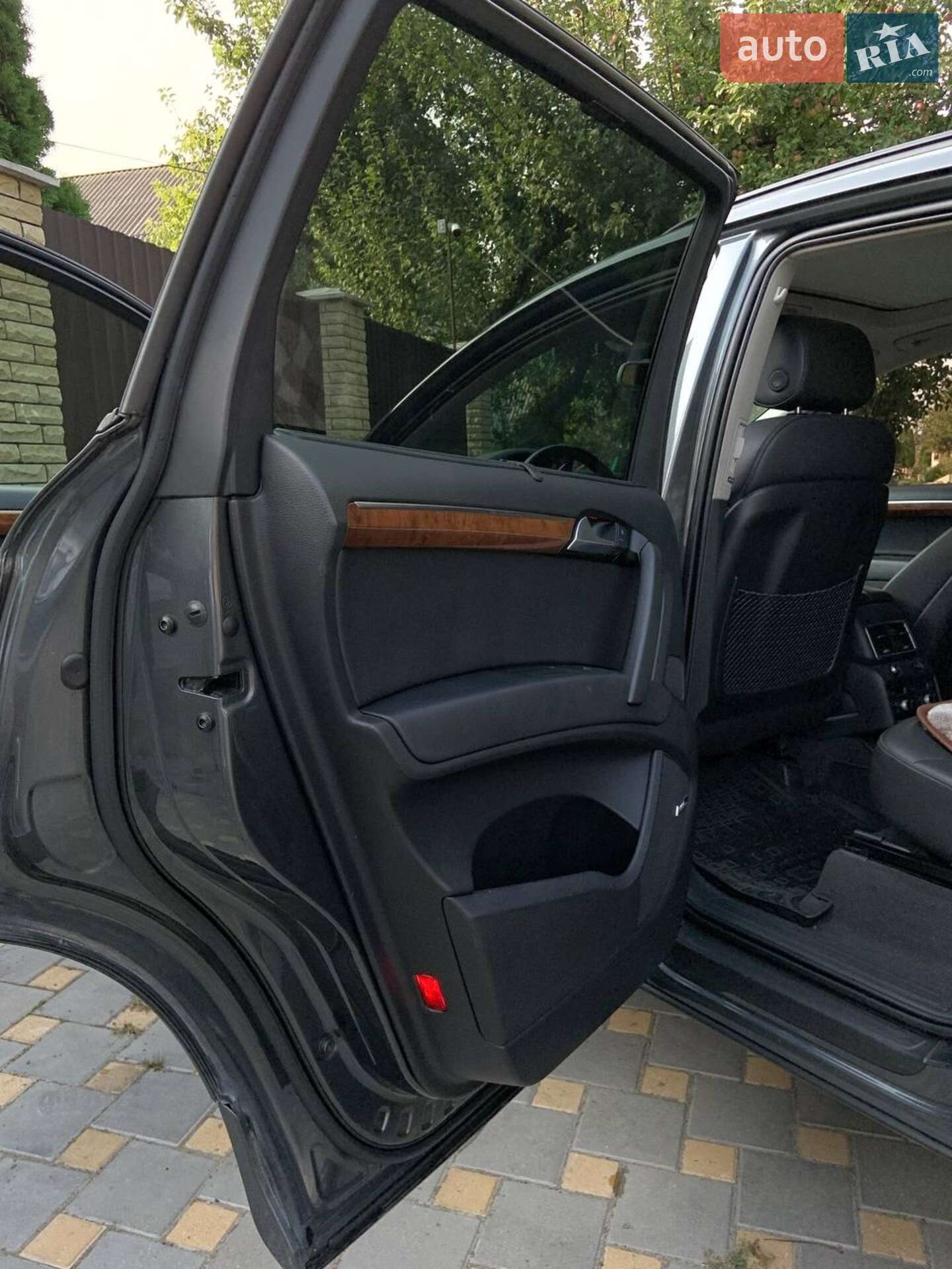 Audi Q7 2015 VIN WA1LGAFE0FD010153 фото оголошення 2 з 21