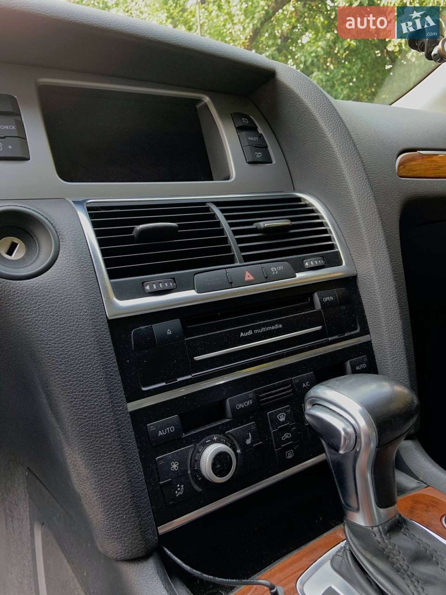 Audi Q7 2015 VIN WA1LGAFE0FD010153 фото оголошення 14 з 21