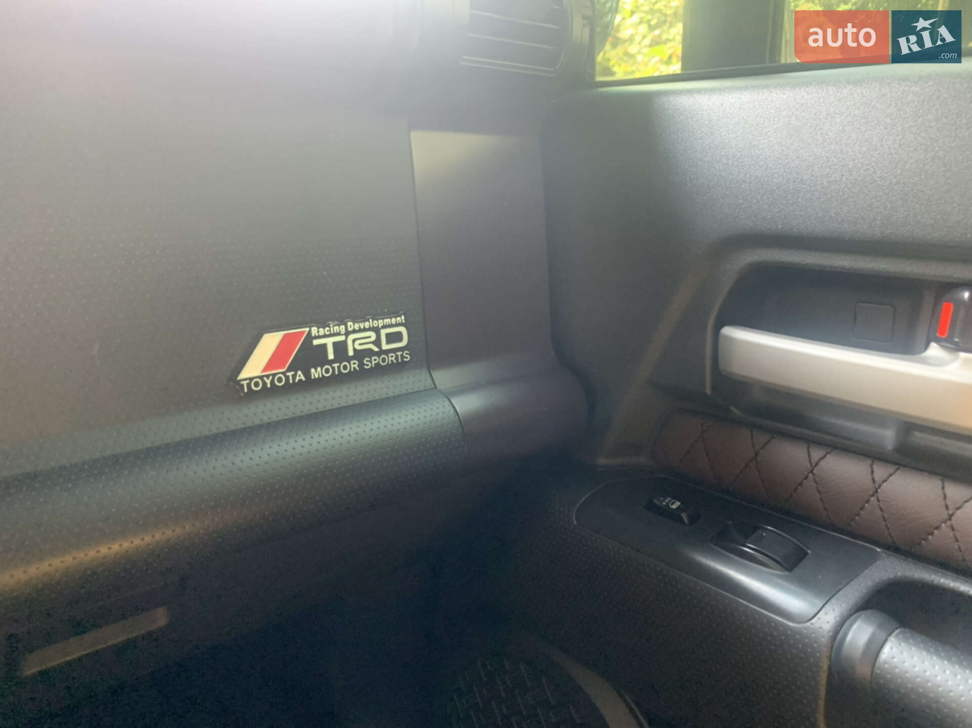 Toyota FJ Cruiser 2006 VIN JTEBU11FX70031557 фото оголошення 8 з 12