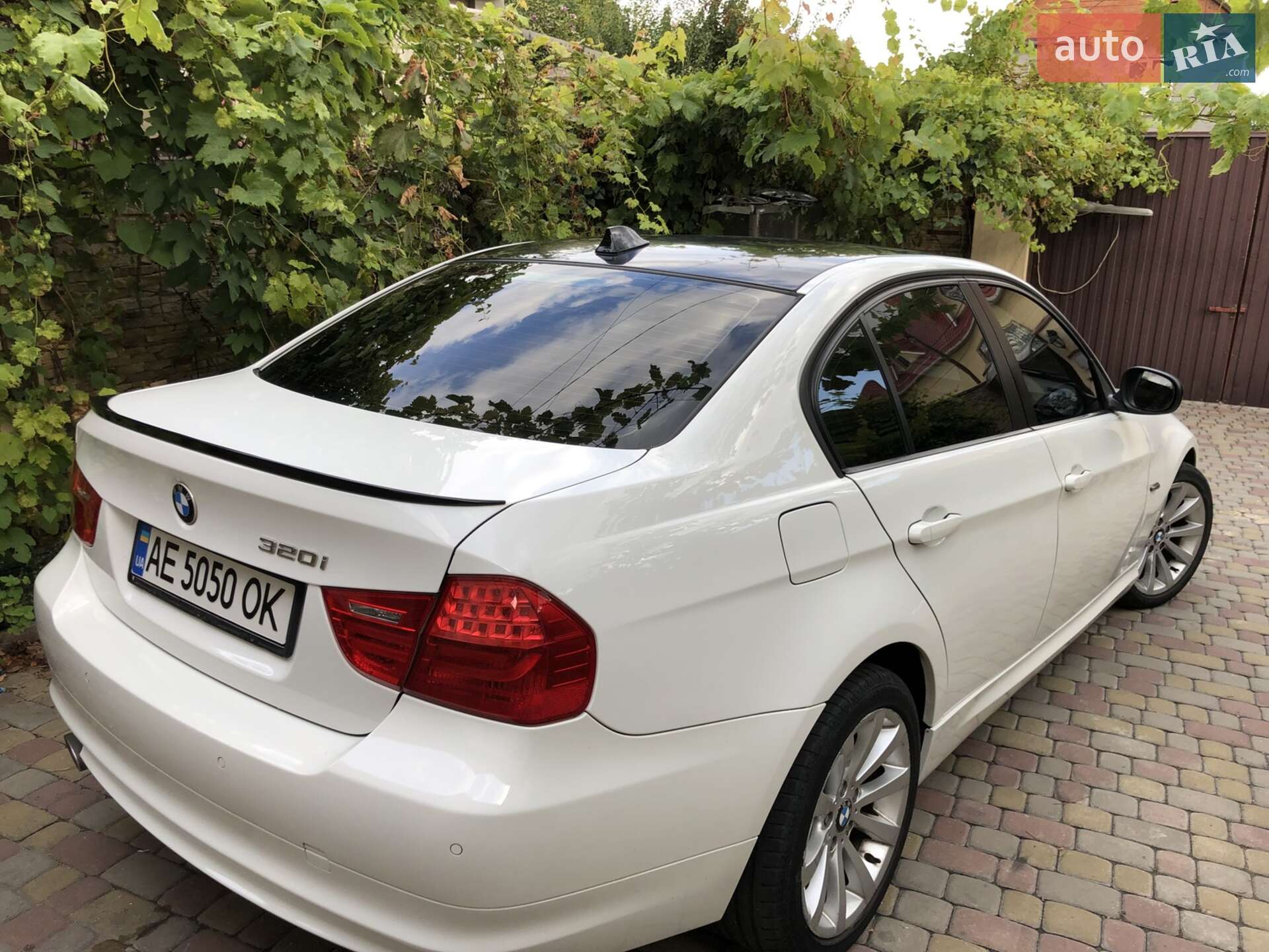 BMW 3 Series 2010 VIN WBAPG51060A843522 фото оголошення 6 з 20