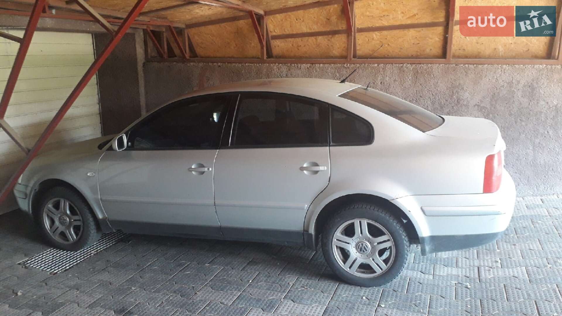 Volkswagen Passat 1999 VIN WVWZZZ3BZYE144424 фото оголошення 3 з 8