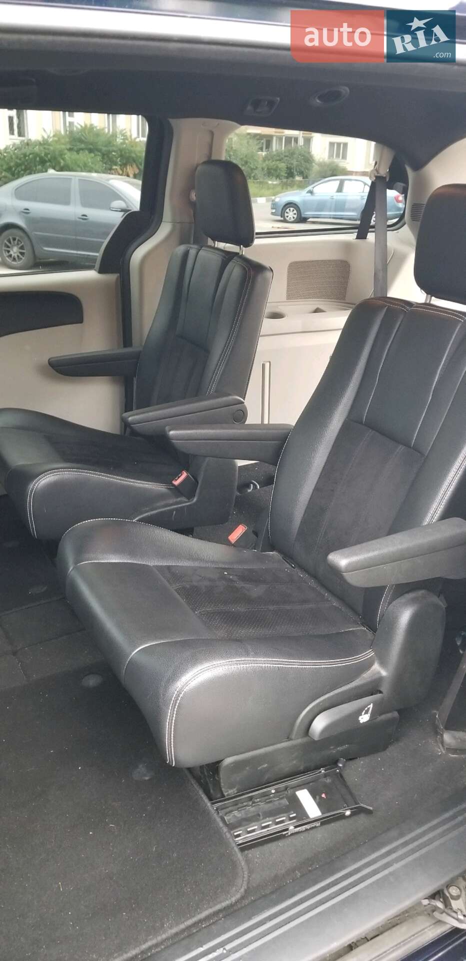 Dodge Grand Caravan 2017 VIN 2C4RDGCG1HR694342 фото оголошення 10 з 23