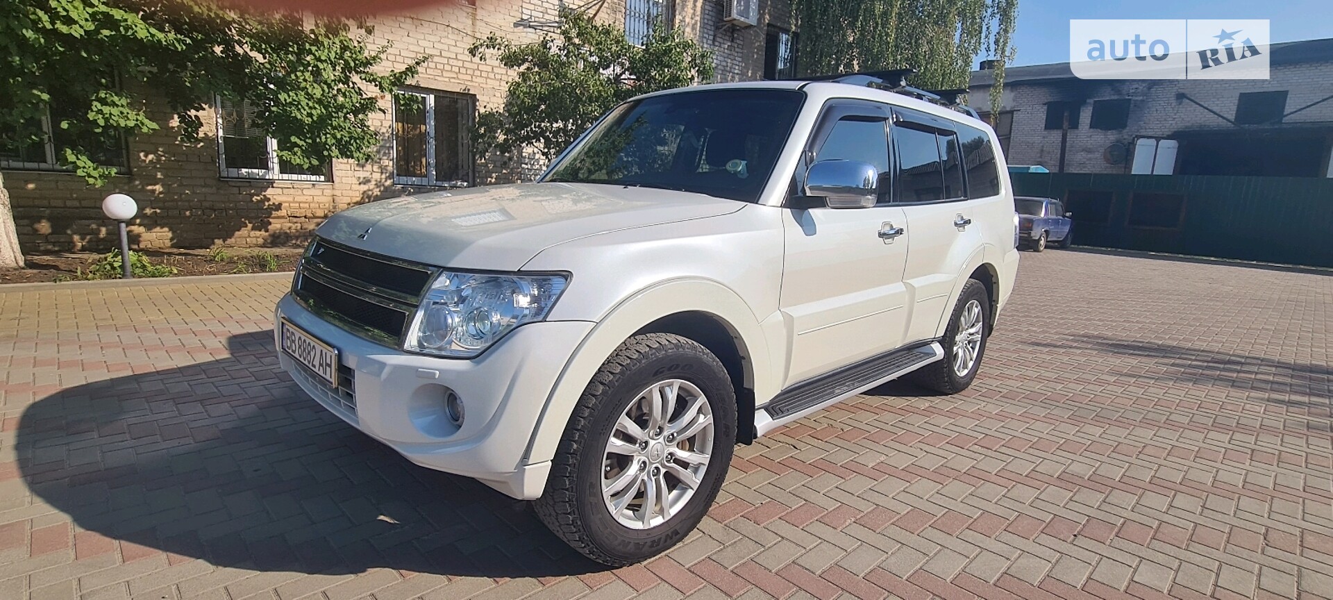 Mitsubishi Pajero Wagon 2014 VIN JMBLYV98WEJ001720 фото оголошення 3 з 13