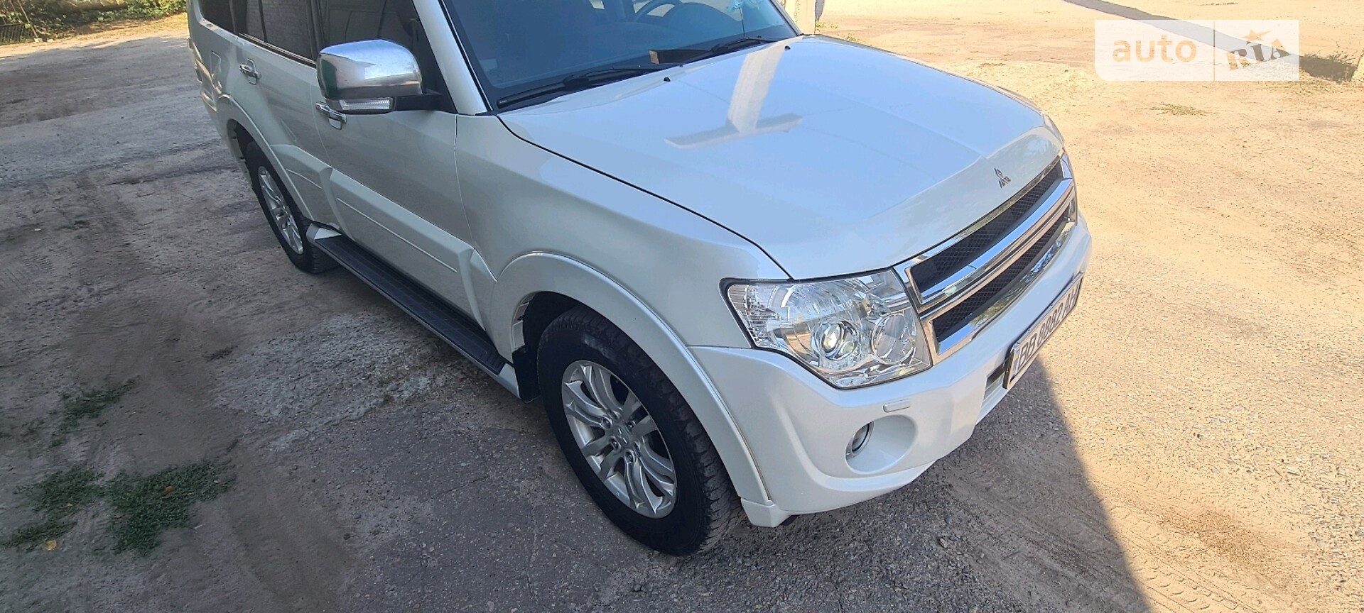 Mitsubishi Pajero Wagon 2014 VIN JMBLYV98WEJ001720 фото оголошення 10 з 13