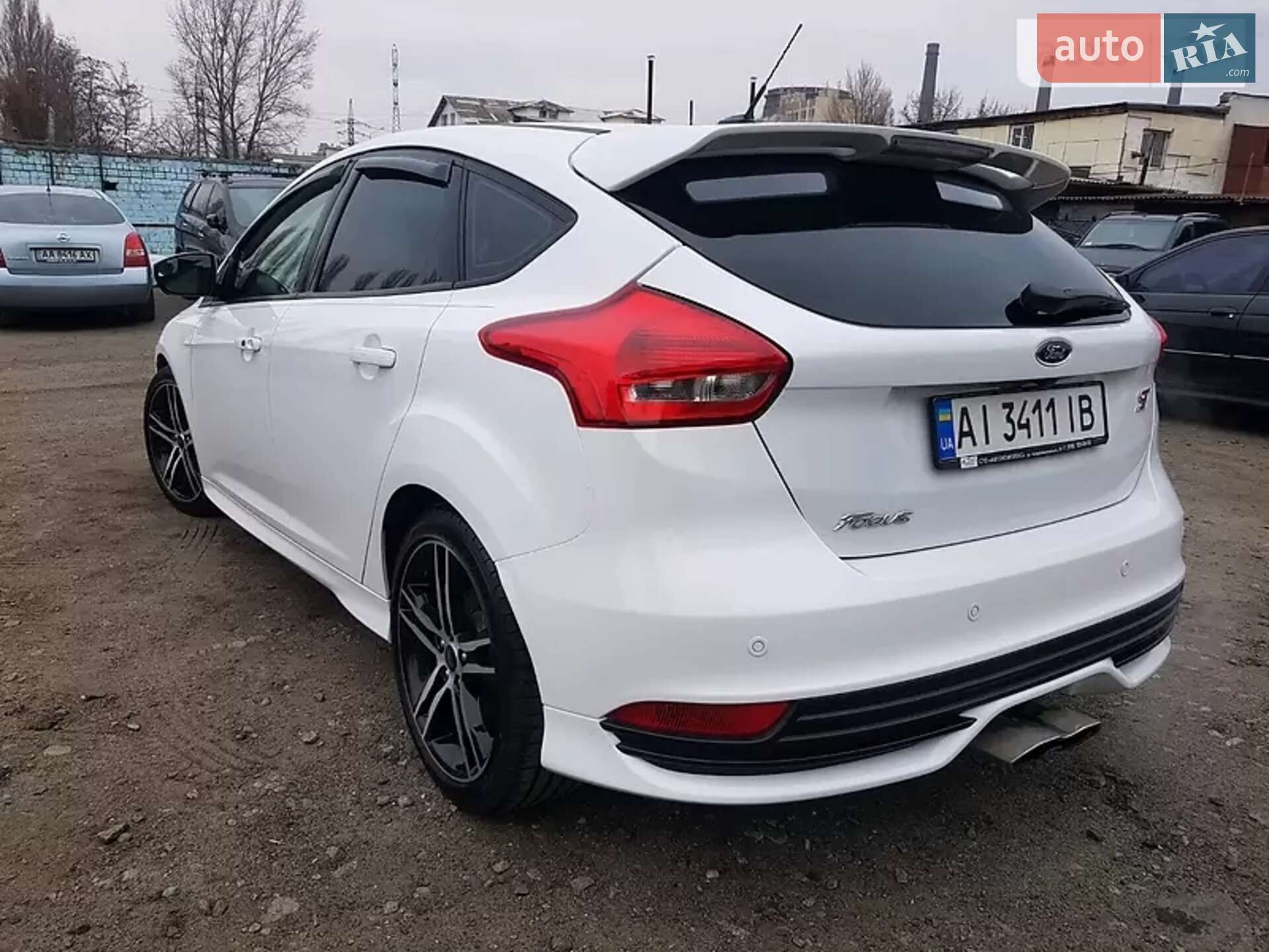 Ford Focus 2017 VIN 1FADP3L96HL275235 фото оголошення 5 з 9