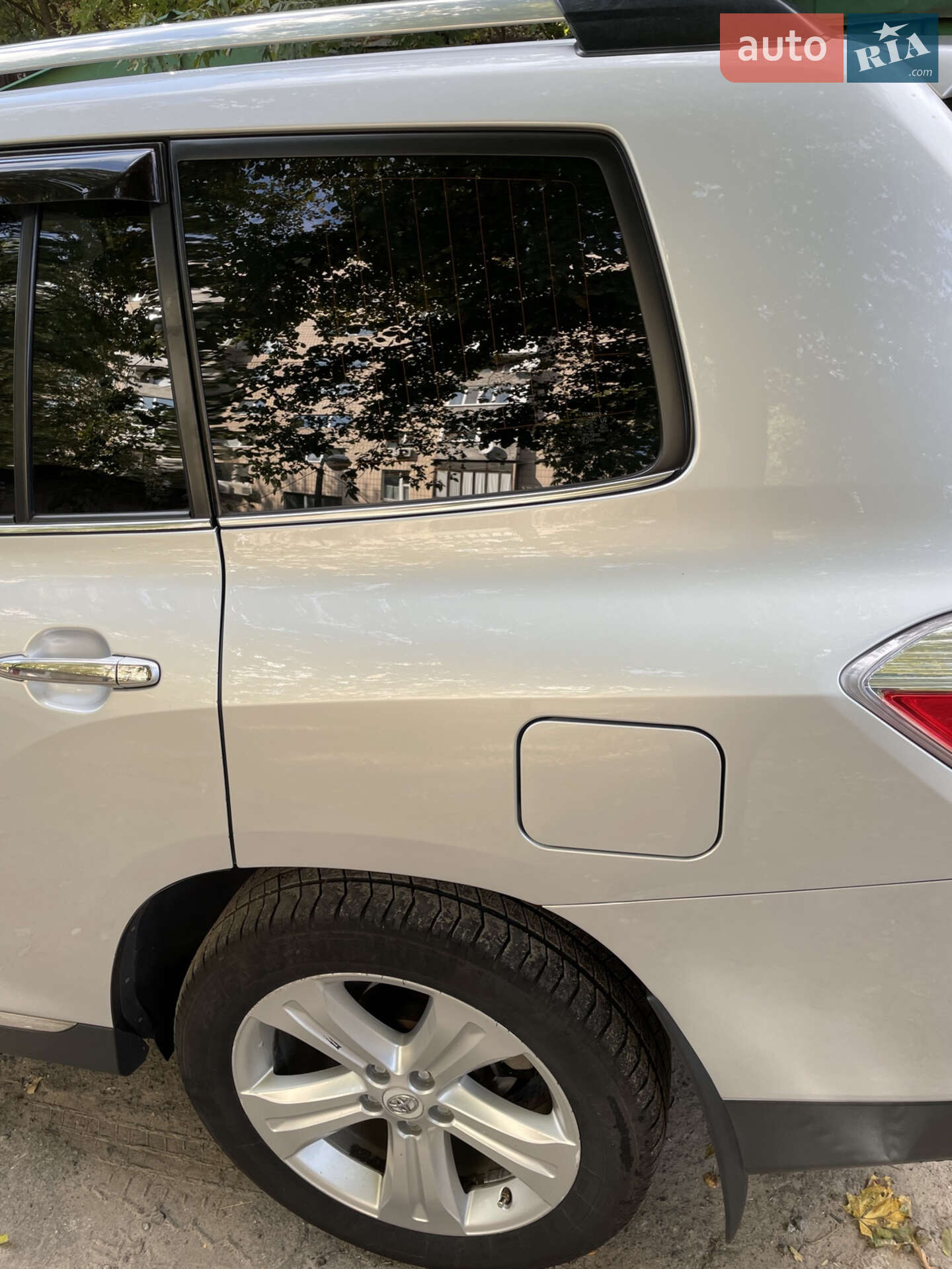 Toyota Highlander 2011 VIN JTEES42A002176575 фото оголошення 6 з 17