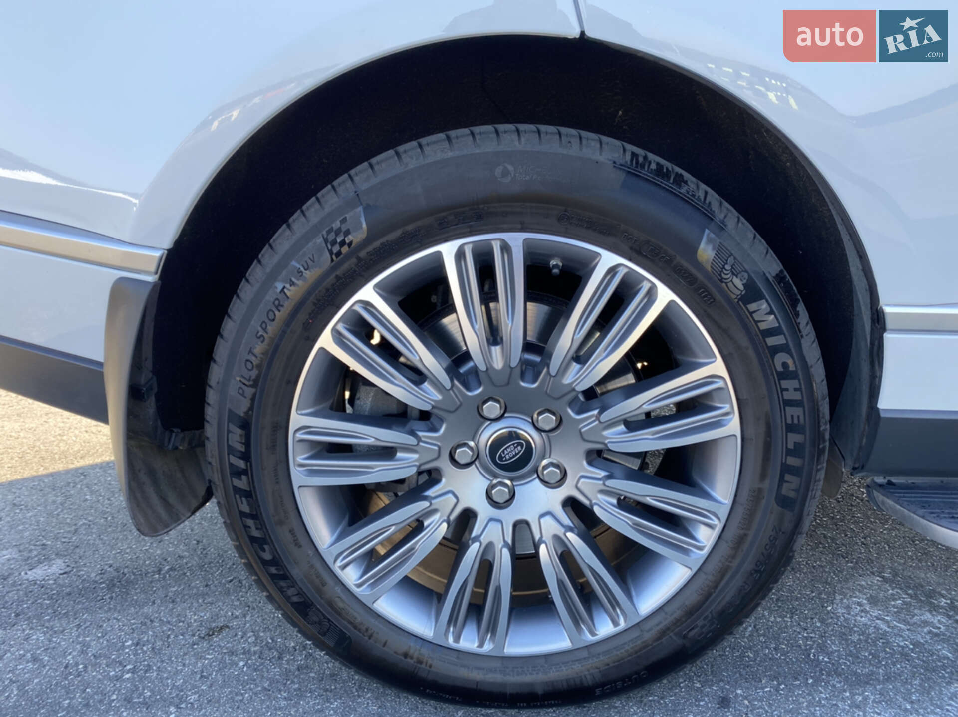 Land Rover Range Rover 2017 VIN SALGS2FV8HA377200 фото оголошення 16 з 23