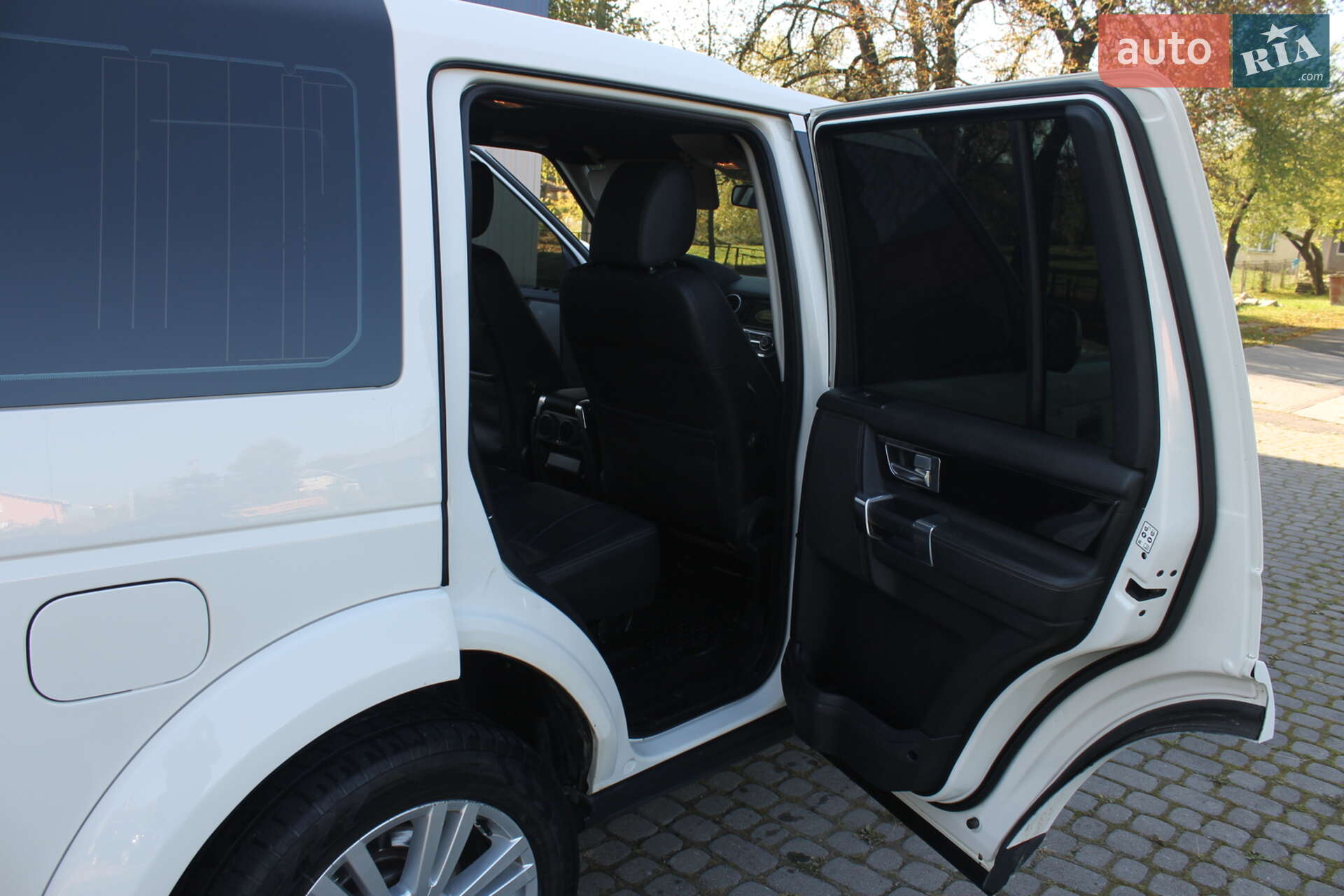 Land Rover Discovery 2010 VIN SALLAAAG4AA539696 фото оголошення 12 з 21