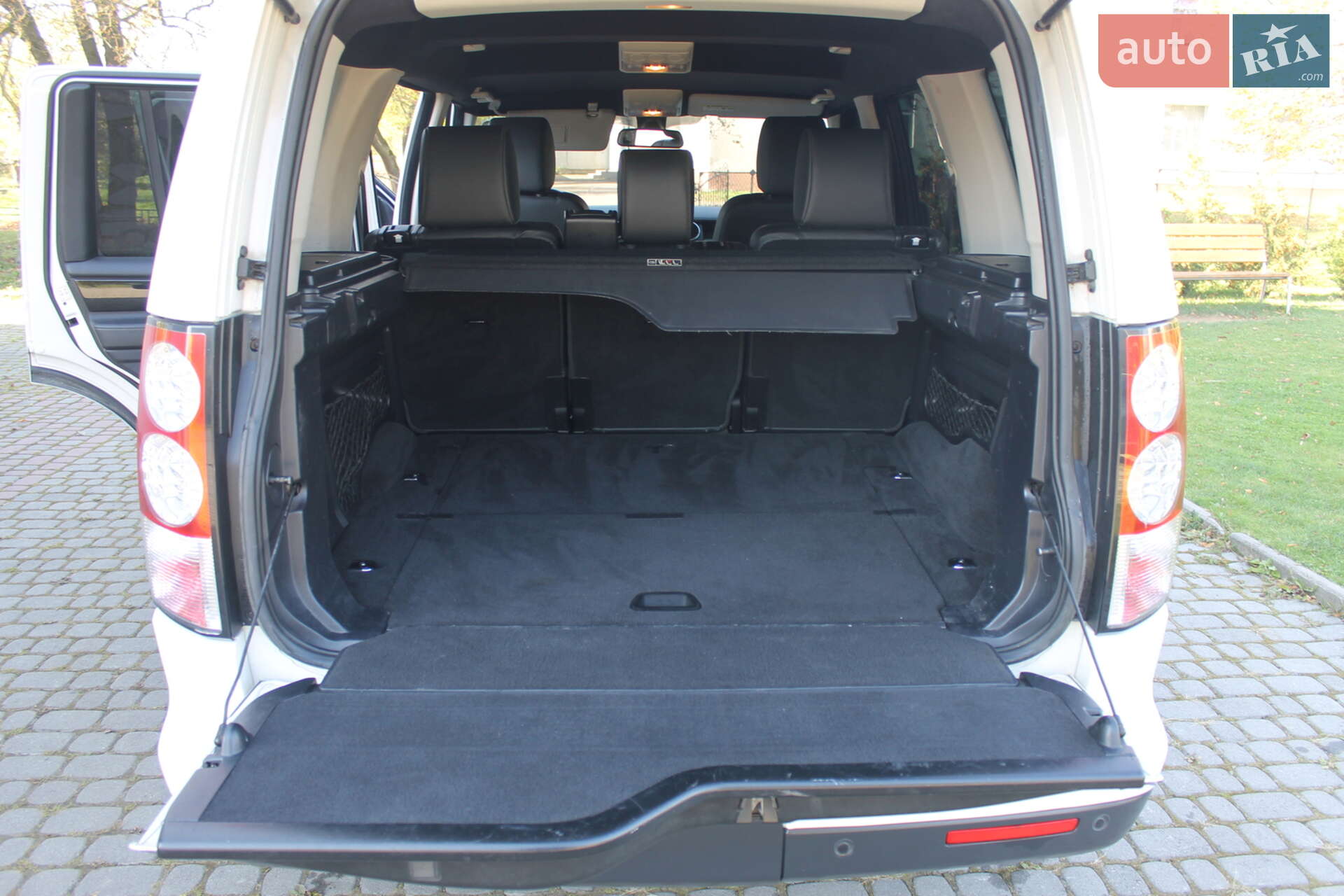 Land Rover Discovery 2010 VIN SALLAAAG4AA539696 фото оголошення 18 з 21
