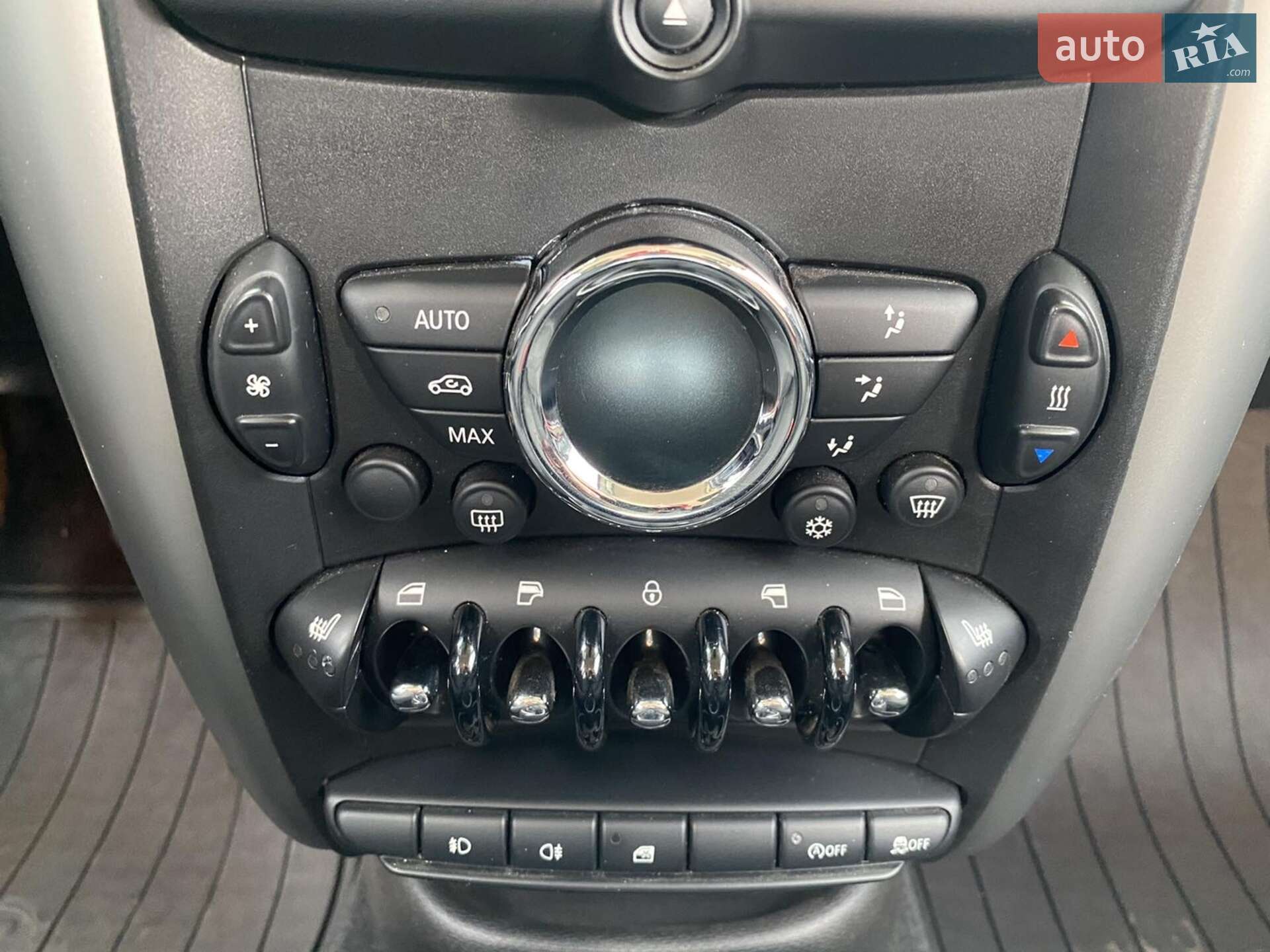 MINI Countryman 2011 VIN WMWZD31050WK47987 фото оголошення 8 з 15