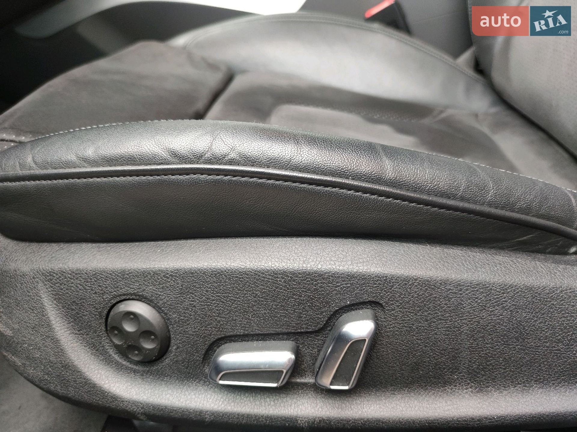 Audi A4 2014 VIN WAUZZZ8K7FA030135 фото оголошення 17 з 27