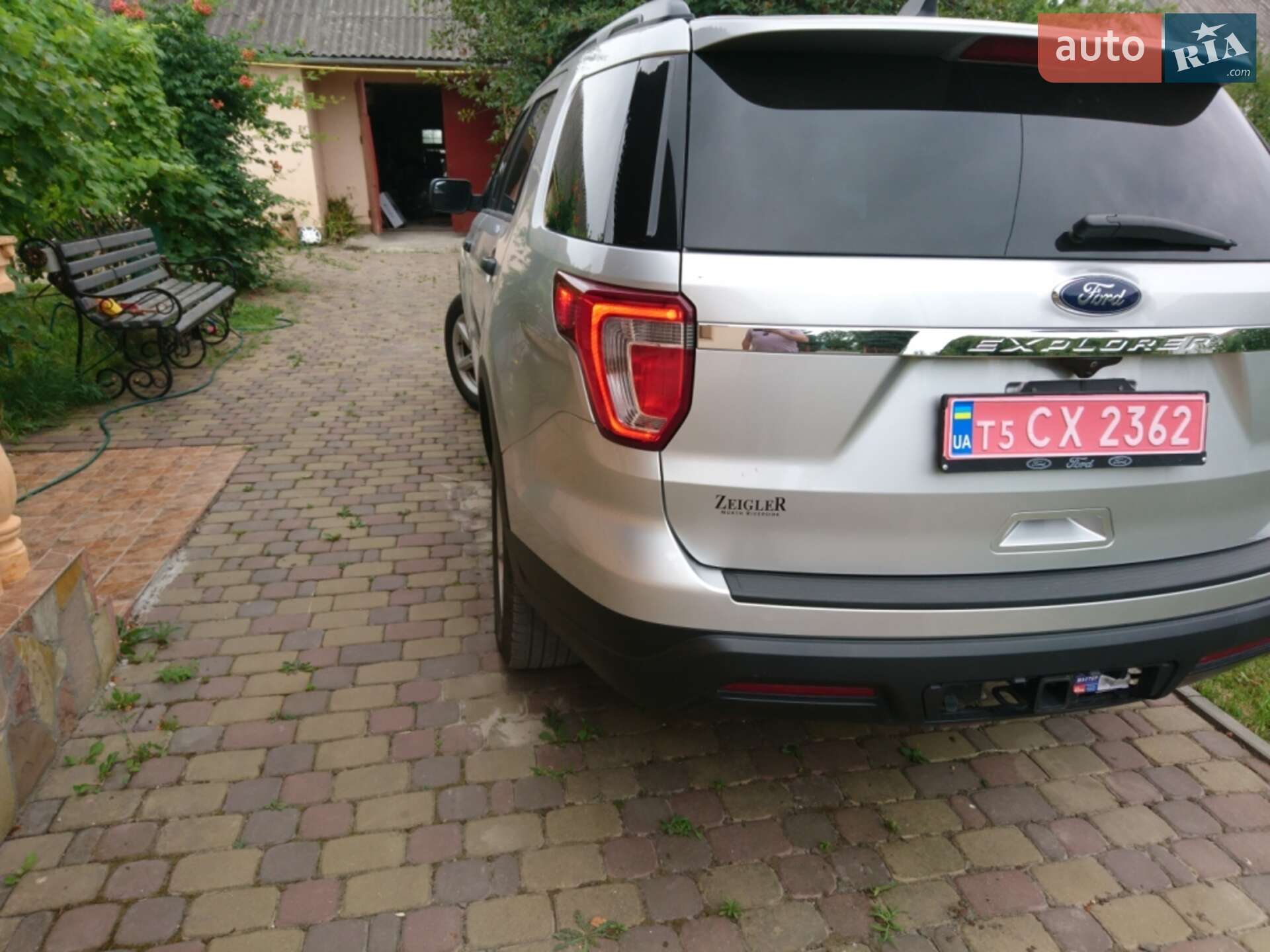 Ford Explorer 2018 VIN 1FM5K8B88JGC24087 фото оголошення 3 з 25