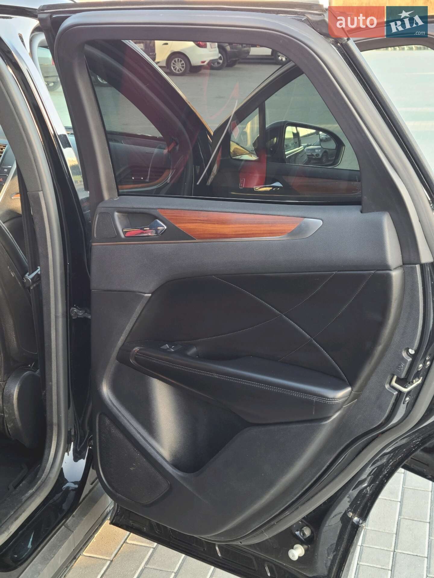 Lincoln MKC 2017 VIN 5LMCJ2D99HUL35205 фото оголошення 24 з 65
