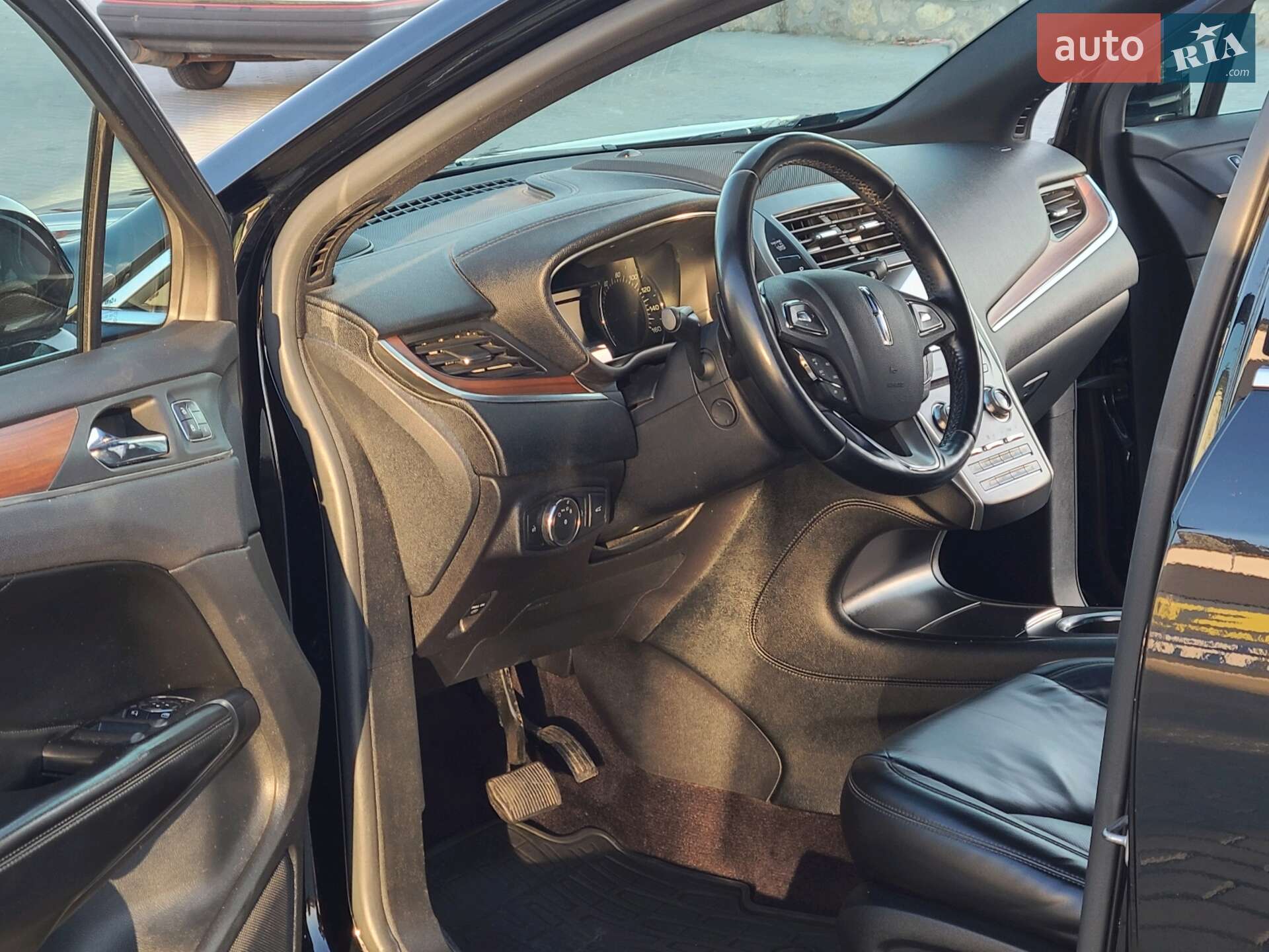 Lincoln MKC 2017 VIN 5LMCJ2D99HUL35205 фото оголошення 15 з 65