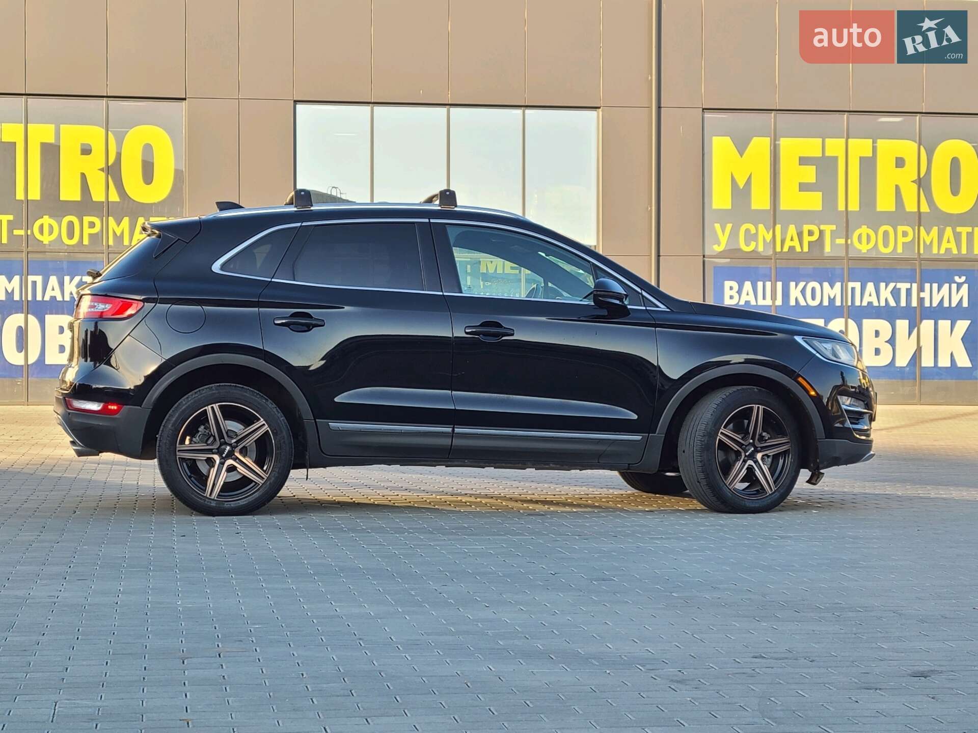 Lincoln MKC 2017 VIN 5LMCJ2D99HUL35205 фото оголошення 10 з 65