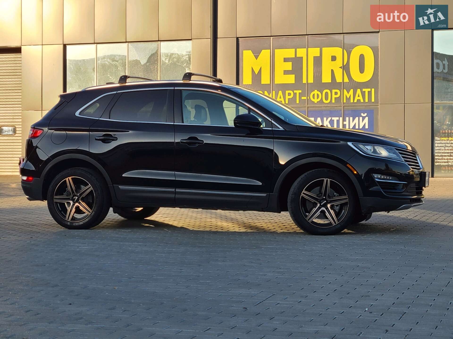 Lincoln MKC 2017 VIN 5LMCJ2D99HUL35205 фото оголошення 9 з 65