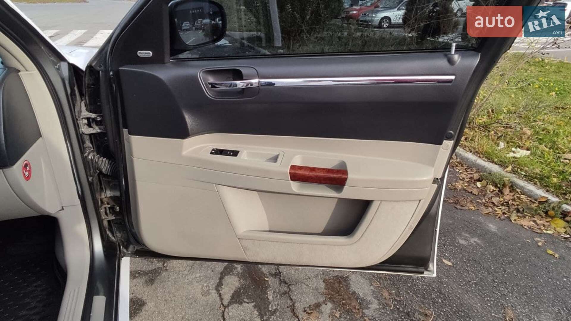 Chrysler 300C 2007 VIN 1C3H8B3R17Y577108 фото оголошення 4 з 8