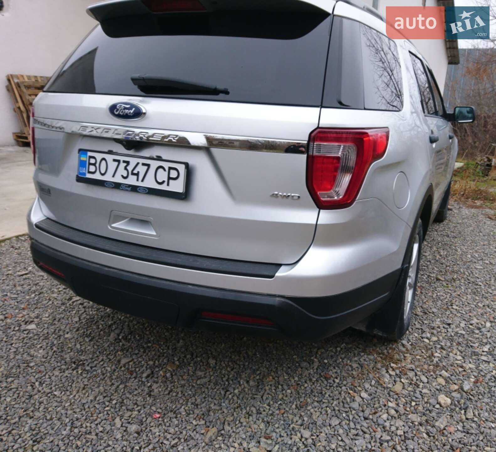 Ford Explorer 2018 VIN 1FM5K8B88JGC24087 фото оголошення 2 з 12
